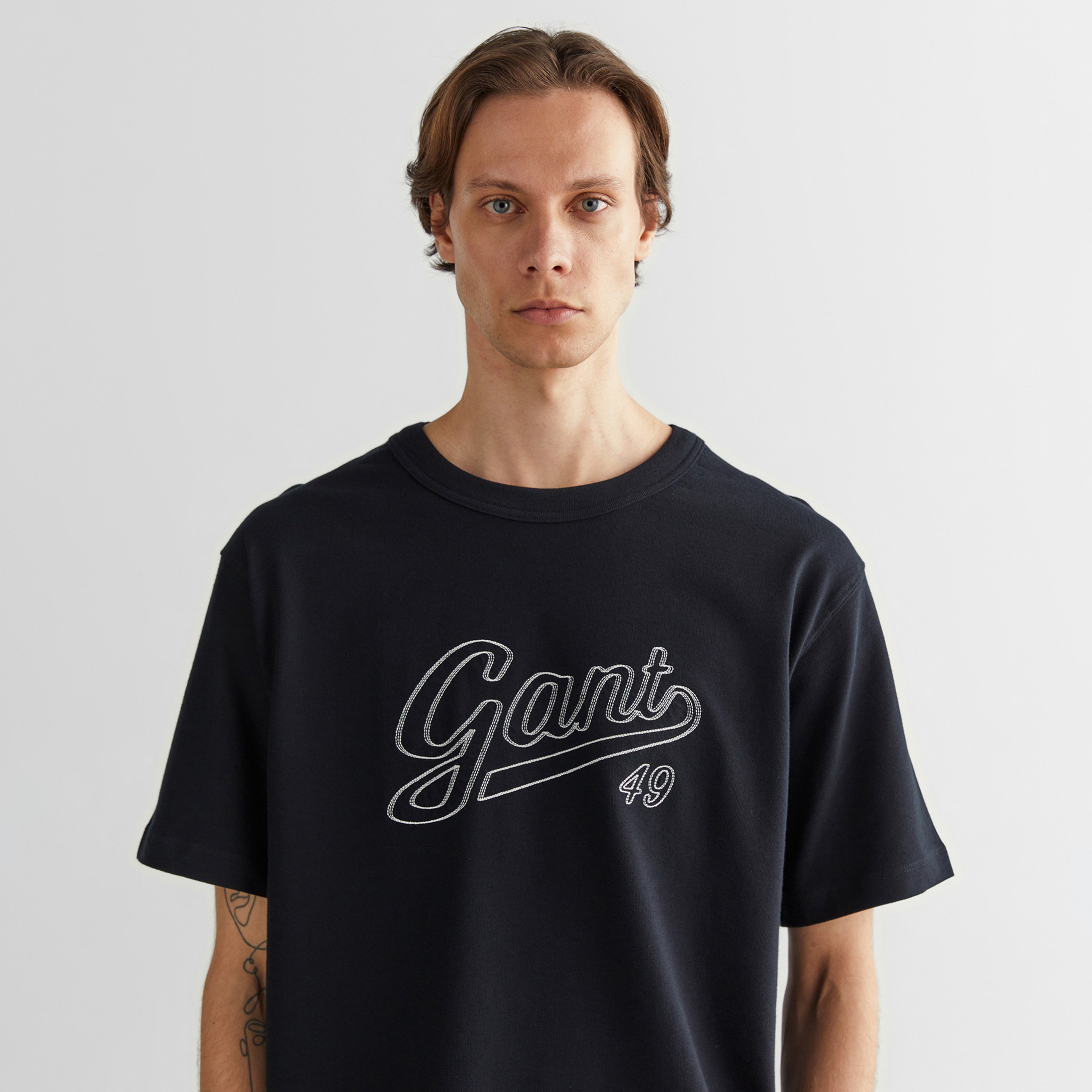 GANT Erkek Siyah Relaxed Fit Bisiklet Yaka Logolu T-Shirt