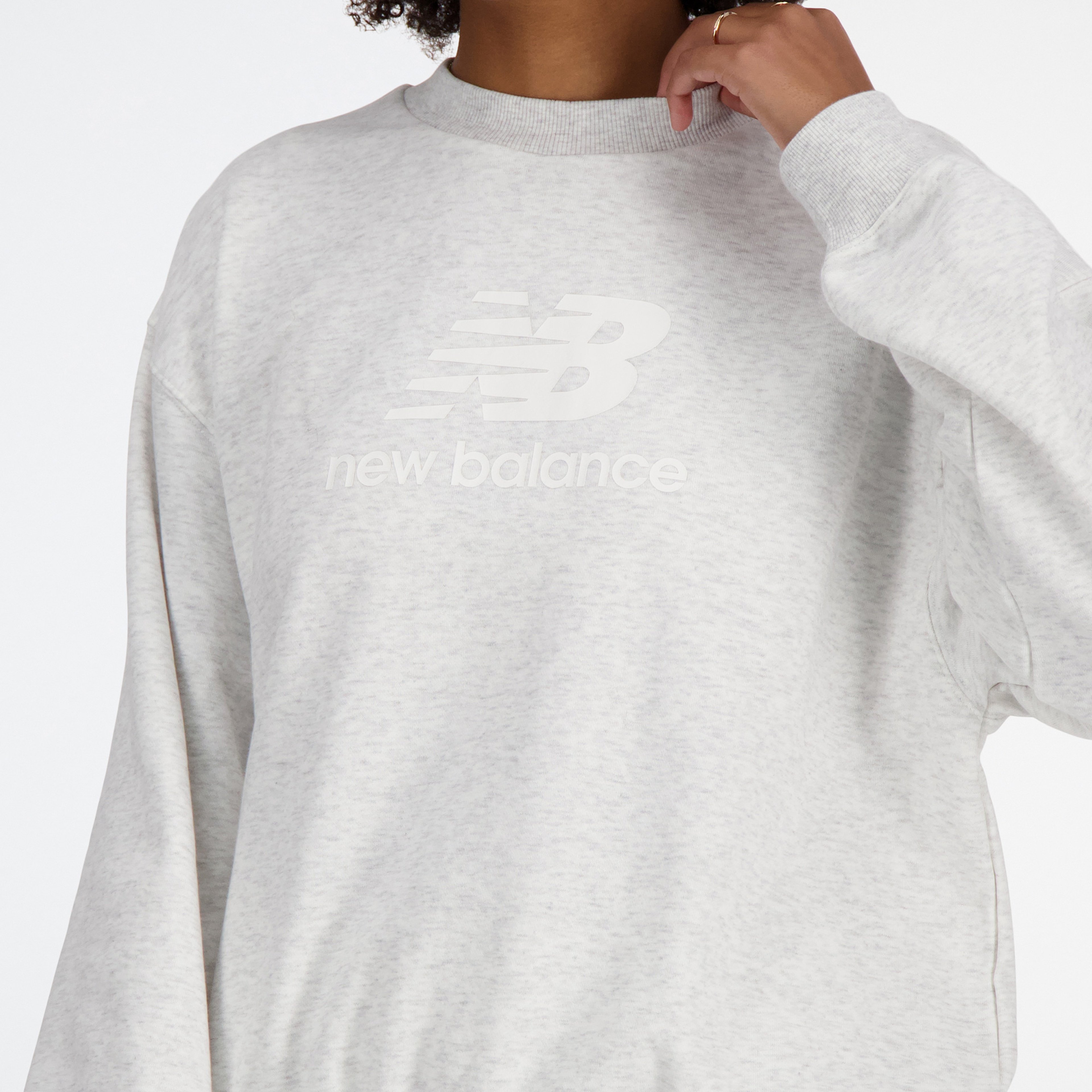 New Balance Sport Essentials French Terry Logo Kadın Gri Sweatshirt