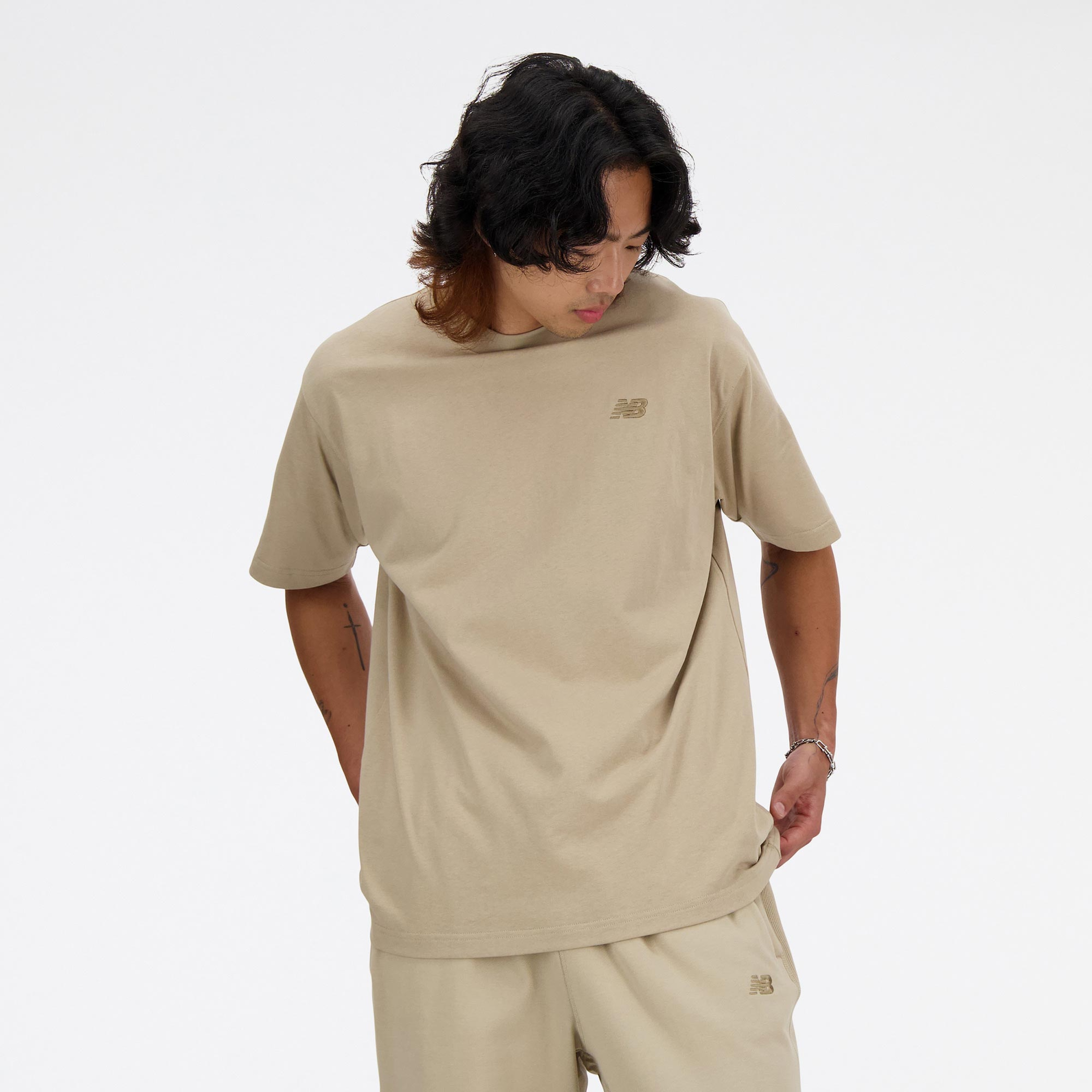 New Balance Athletics Erkek Bej T-Shirt