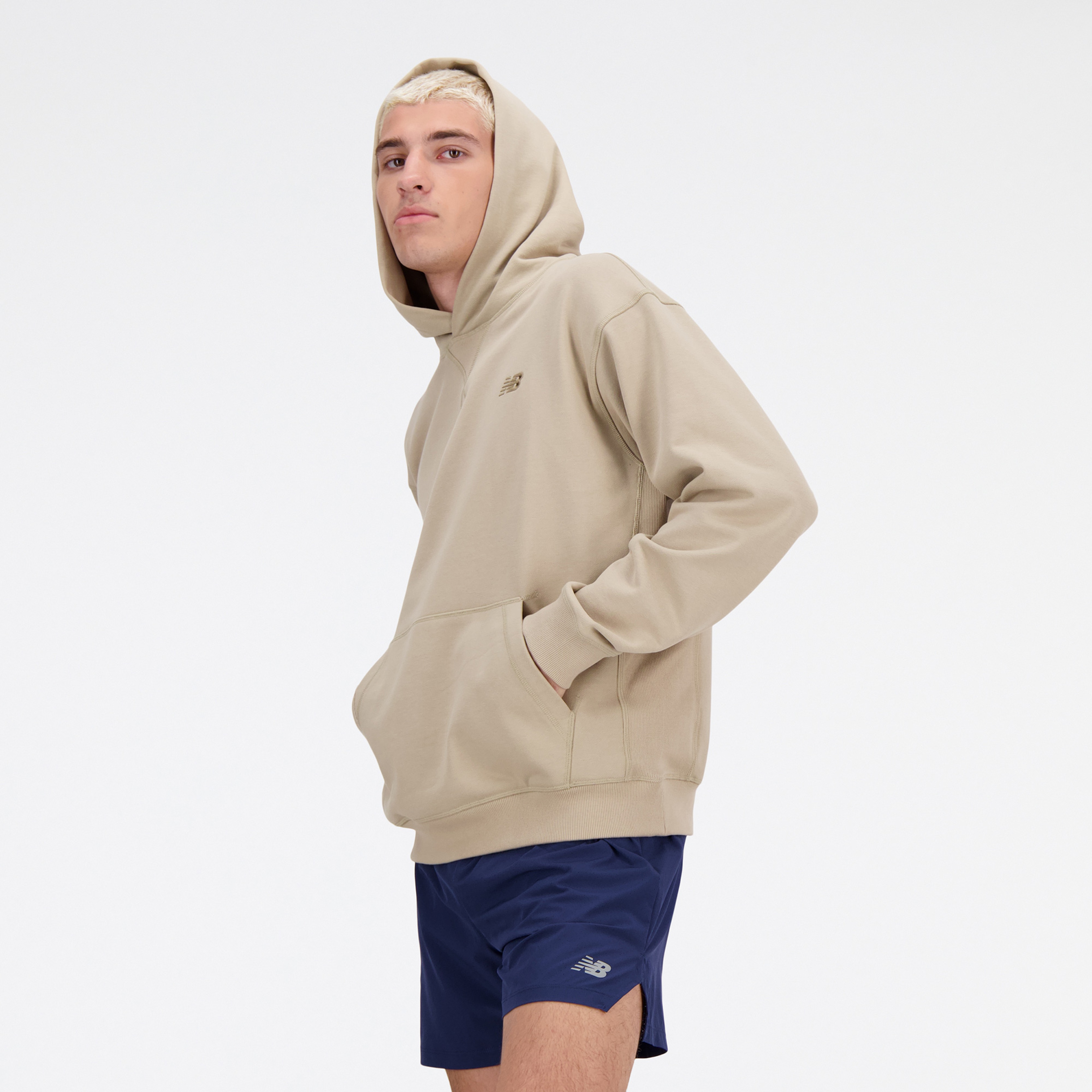 New Balance Athletics French Terry Erkek Bej Sweatshirt