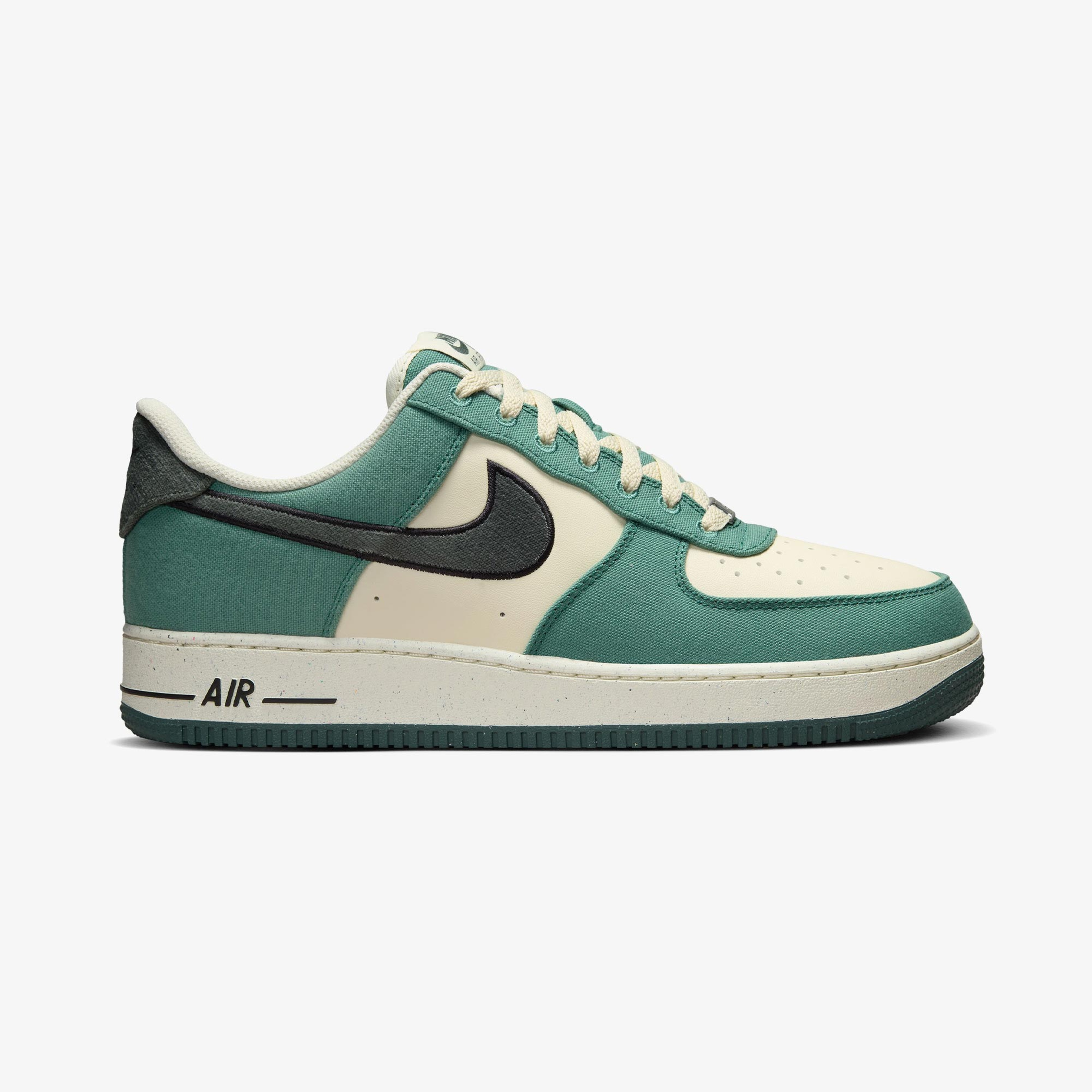Nike Air Force 1 '07 Lv8 Erkek Beyaz Sneaker
