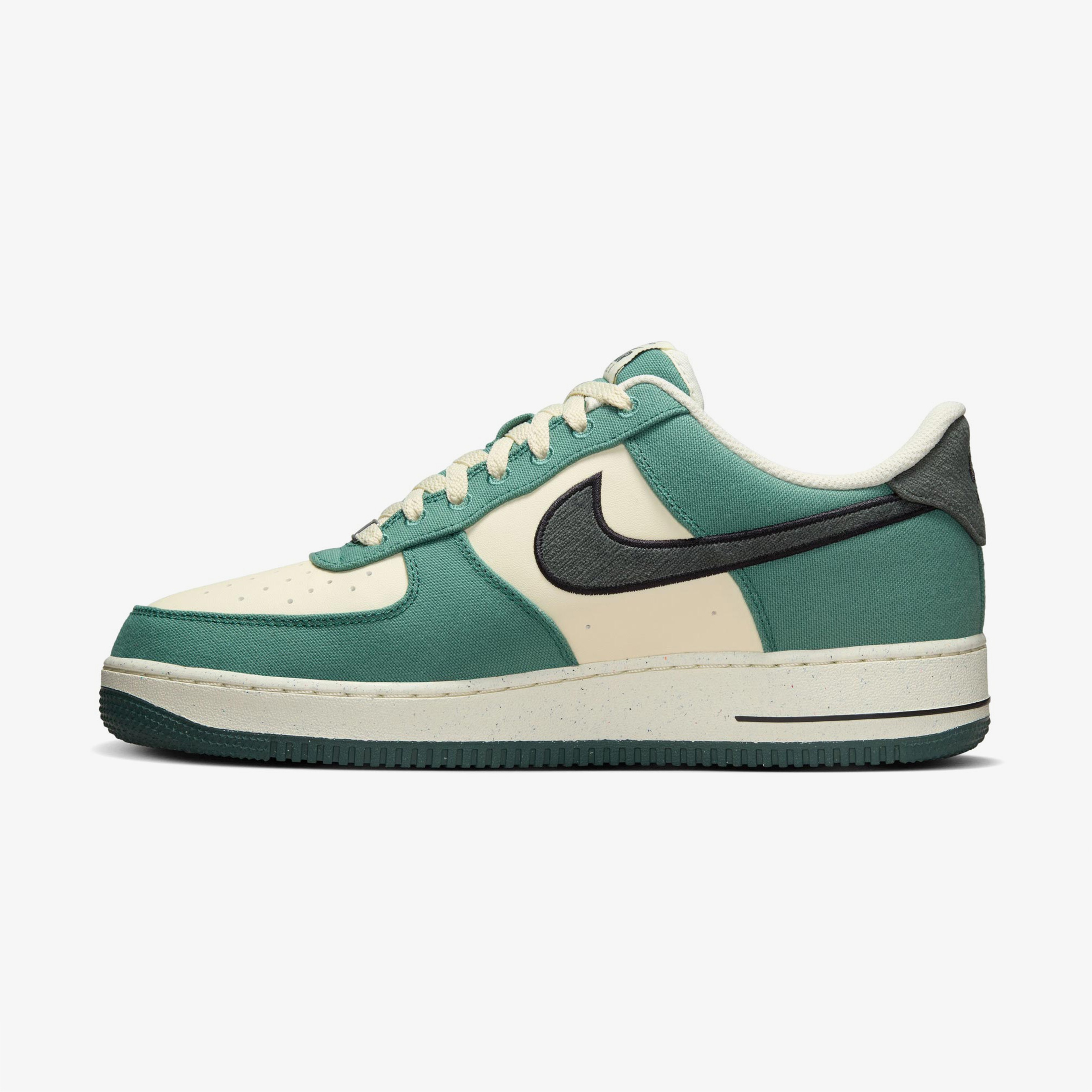 Nike Air Force 1 '07 Lv8 Erkek Beyaz Sneaker