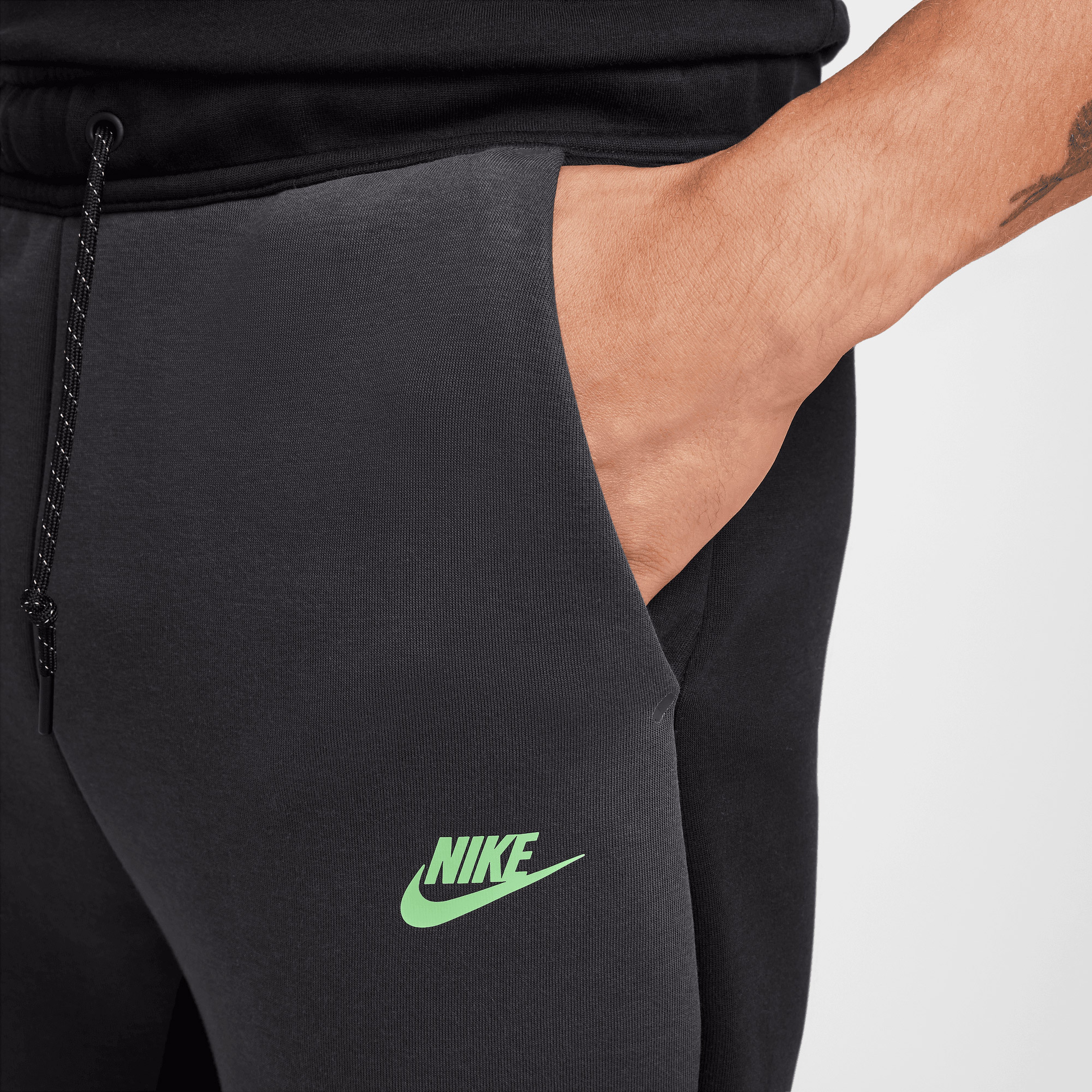 Nike Sportswear Tech Fleece Windrunner Erkek Siyah/Gri Eşofman Altı