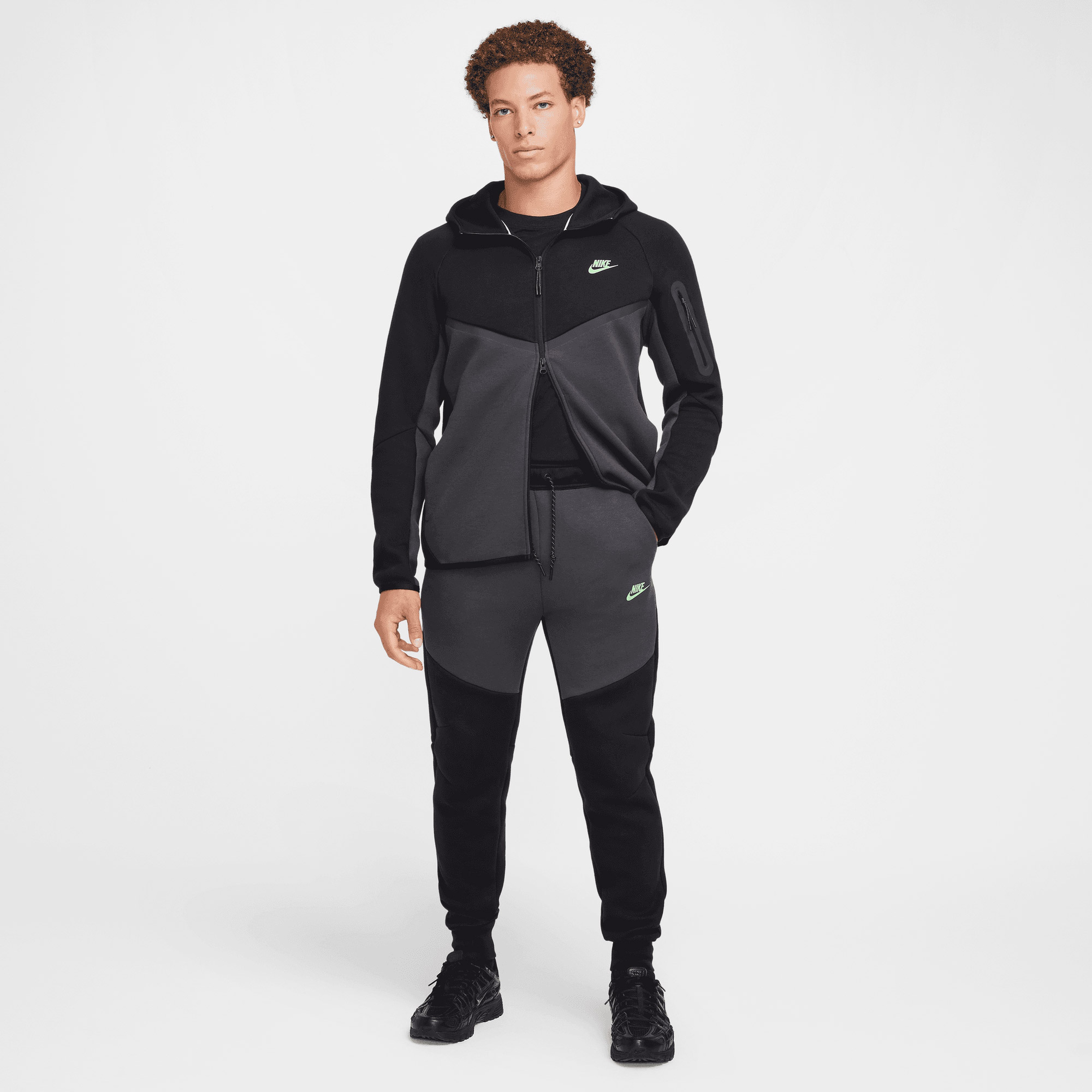 Nike Sportswear Tech Fleece Windrunner Erkek Siyah/Gri Eşofman Altı