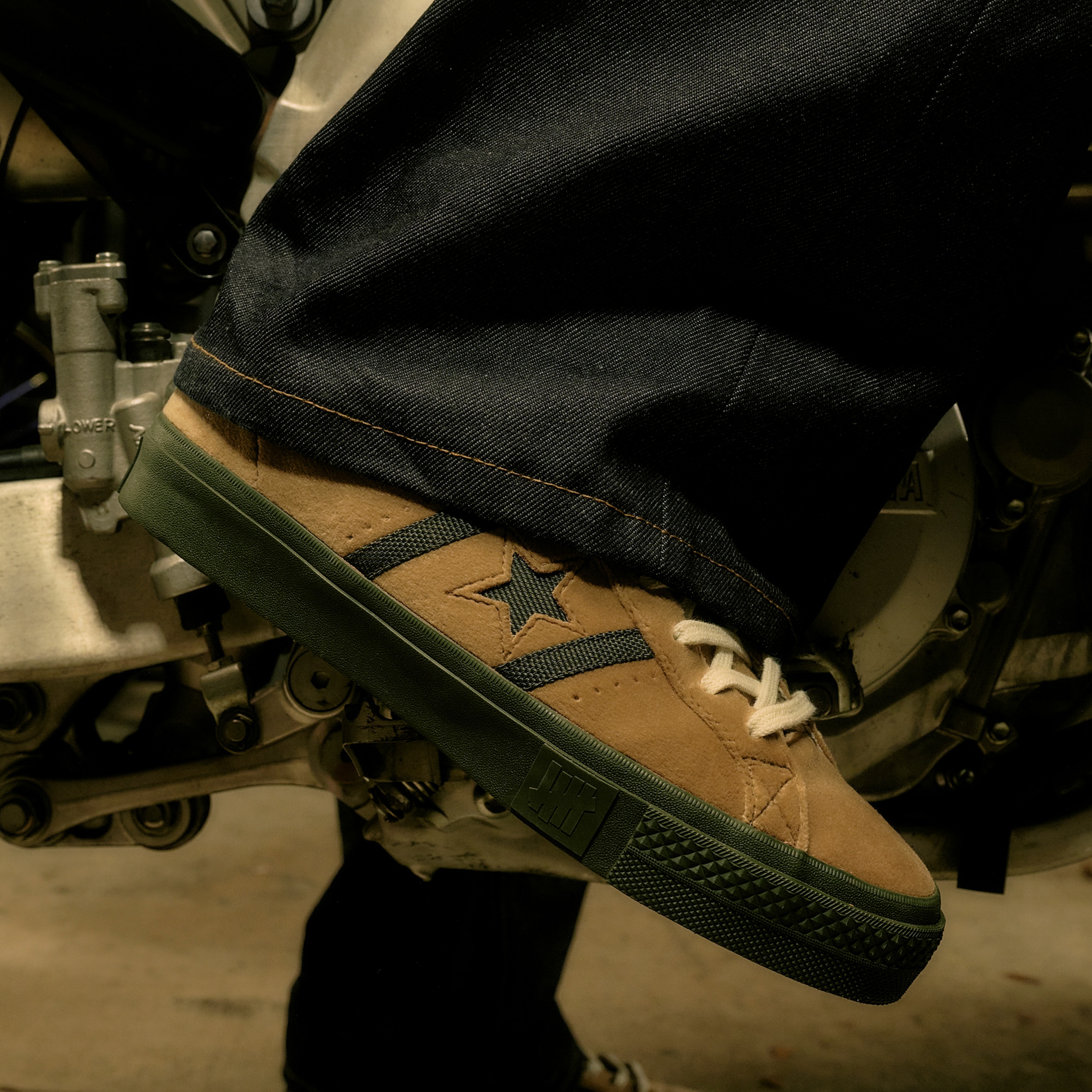 Converse x UNDEFEATED One Star Academy Pro Erkek Krem Sneaker