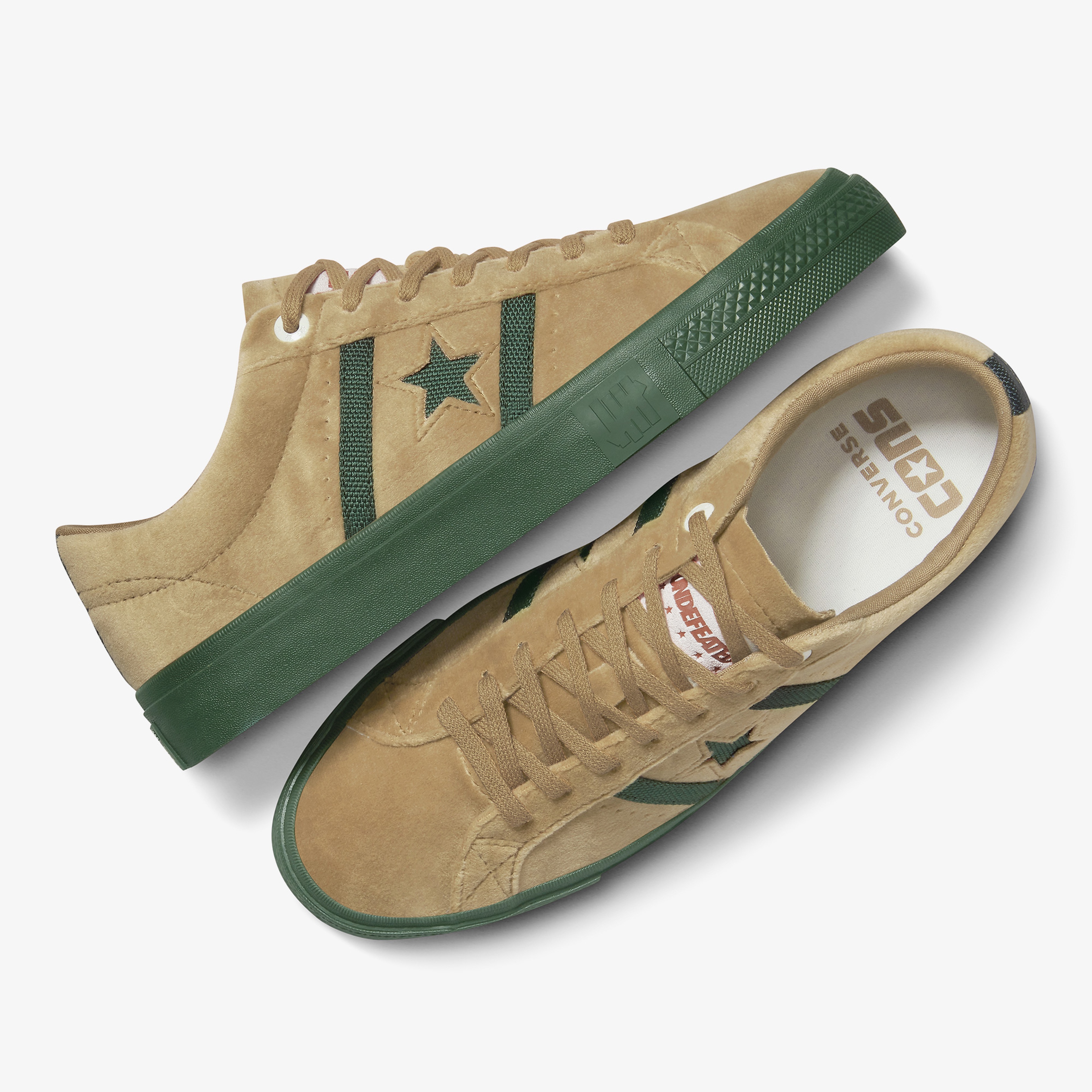 Converse x UNDEFEATED One Star Academy Pro Erkek Krem Sneaker