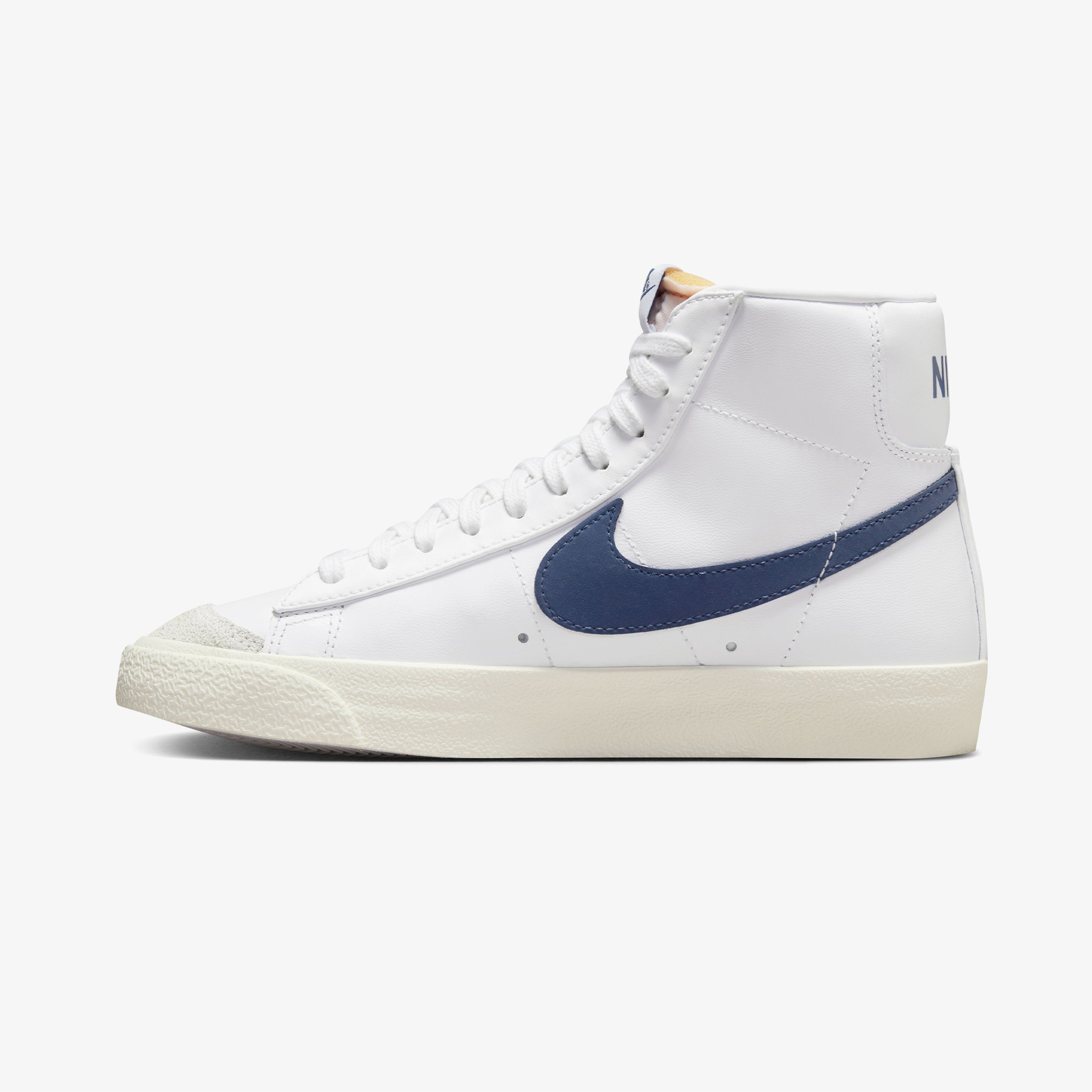 Nike Blazer Mid '77 Kadın Beyaz Spor Ayakkabı