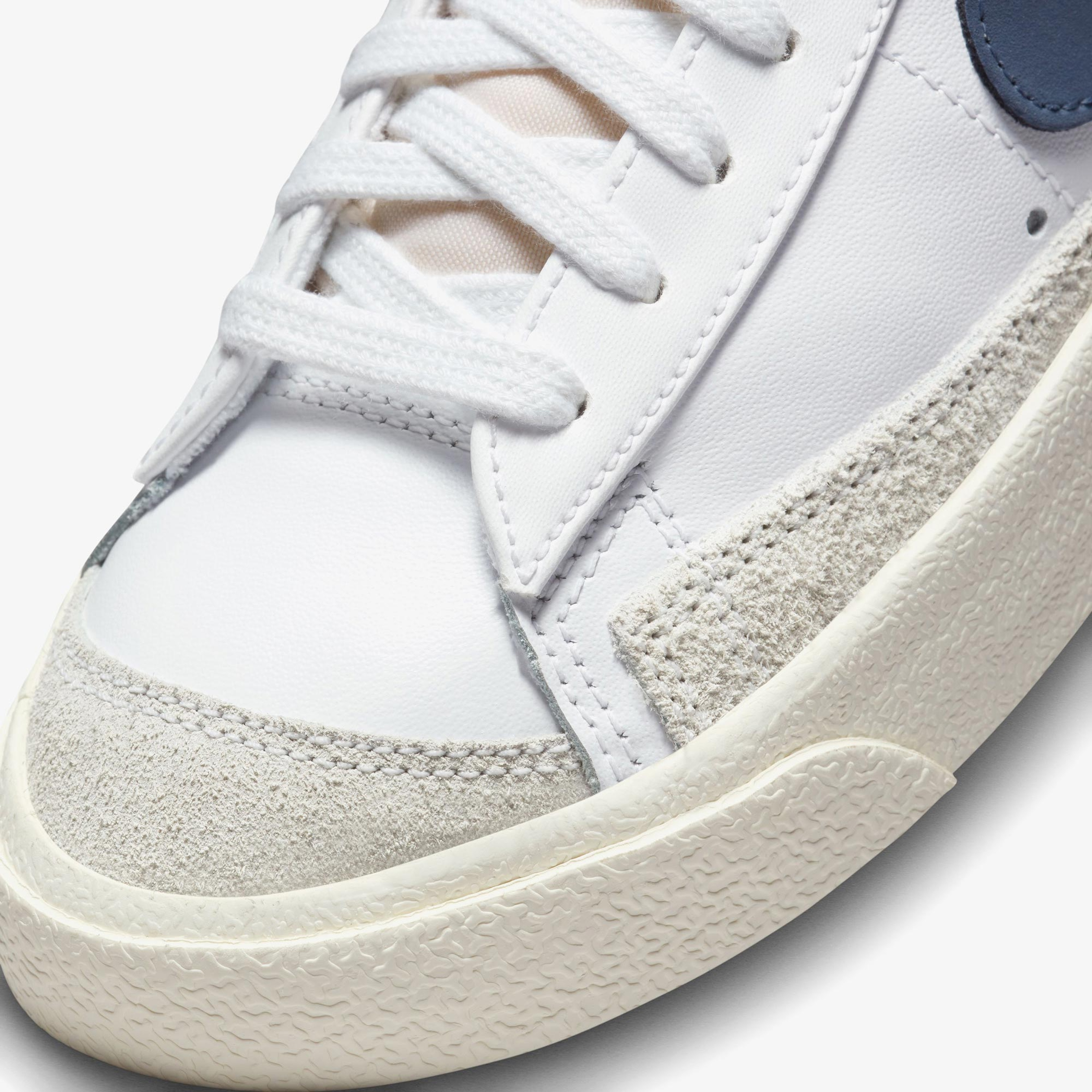Nike Blazer Mid '77 Kadın Beyaz Spor Ayakkabı