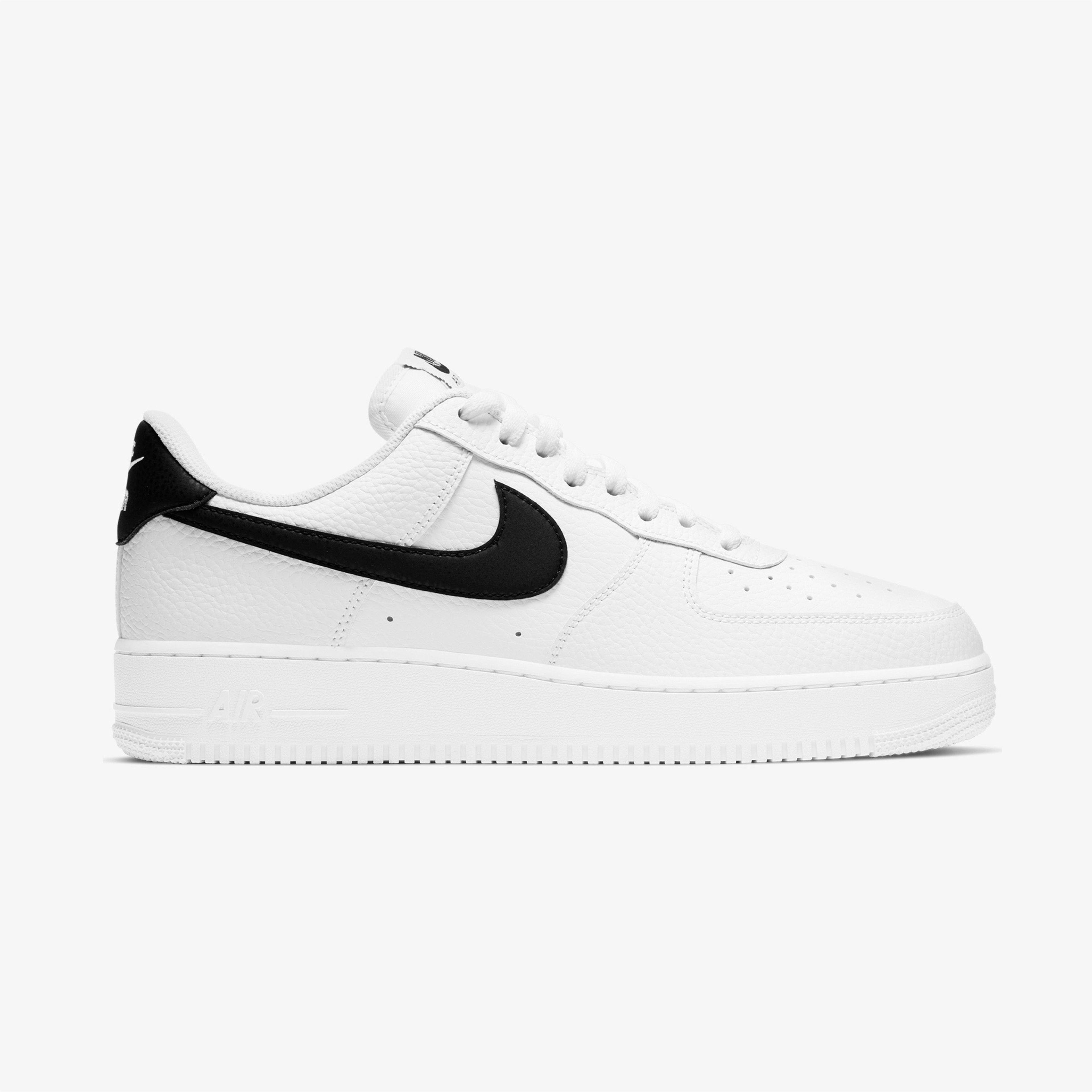Nike Air Force 1 '07 Erkek Beyaz Siyah Spor Ayakkabı