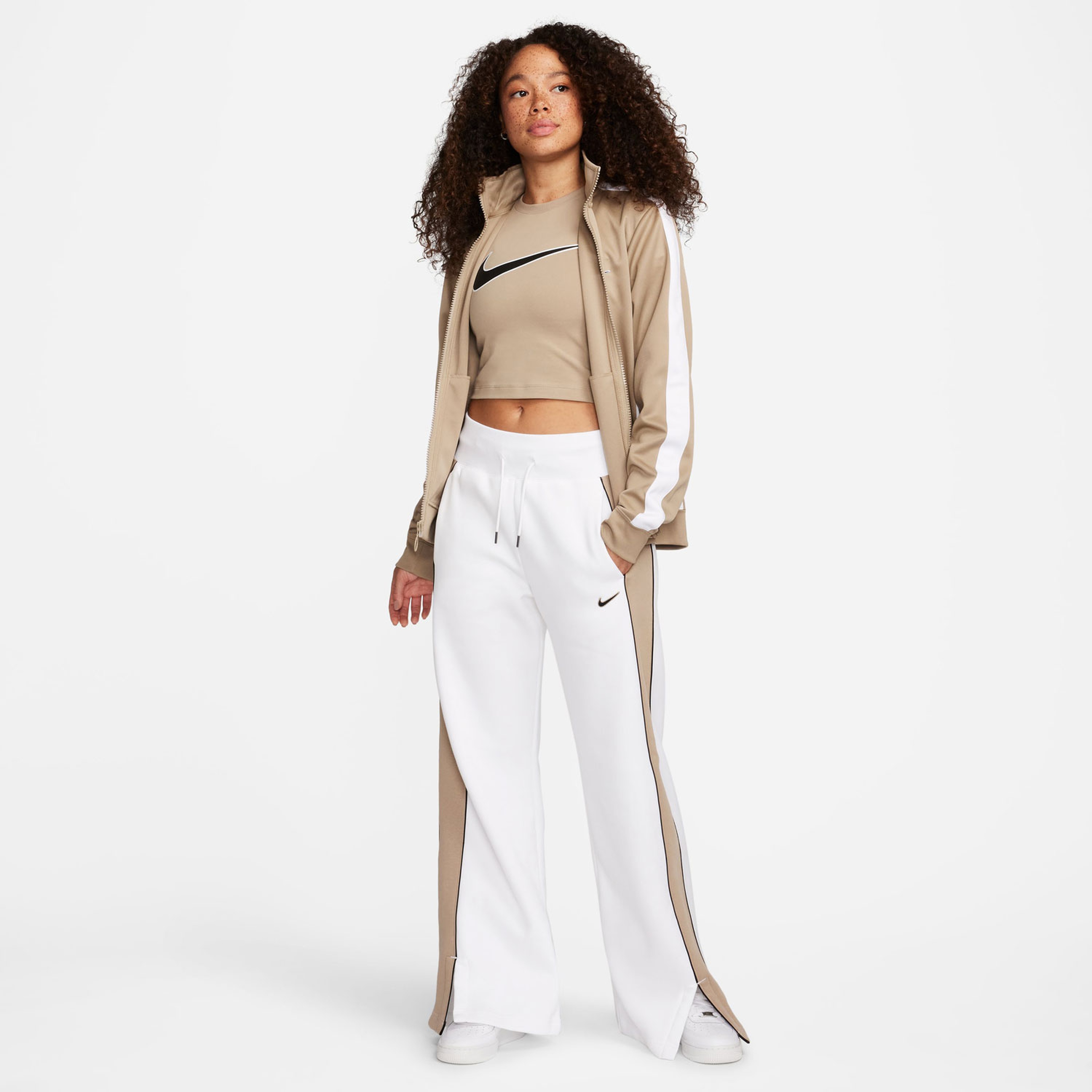 Nike Sportswear Kadın Krem Crop T-Shirt