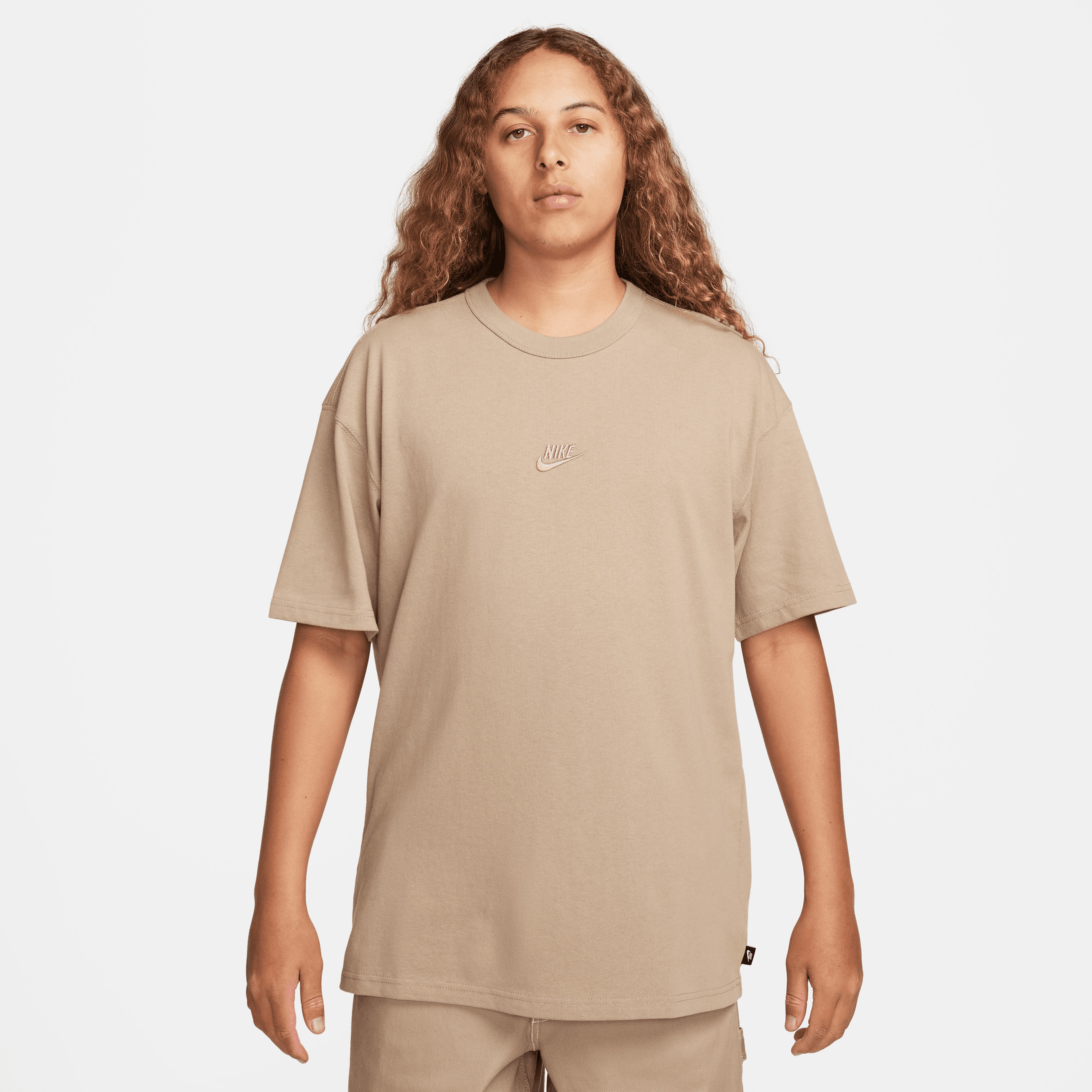 Nike Sportswear Premium Essentials Erkek Kahverengi T-Shirt