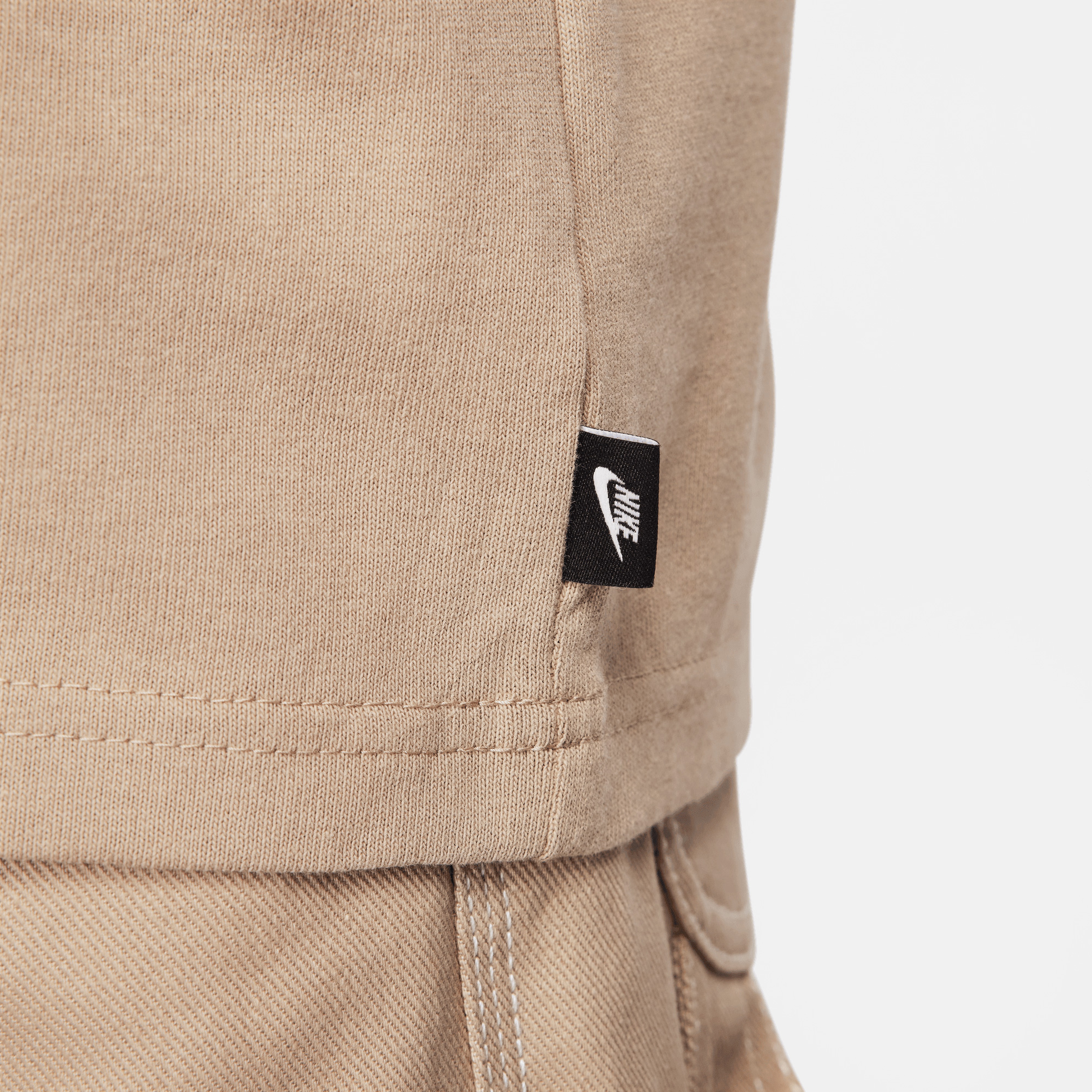 Nike Sportswear Premium Essentials Erkek Kahverengi T-Shirt