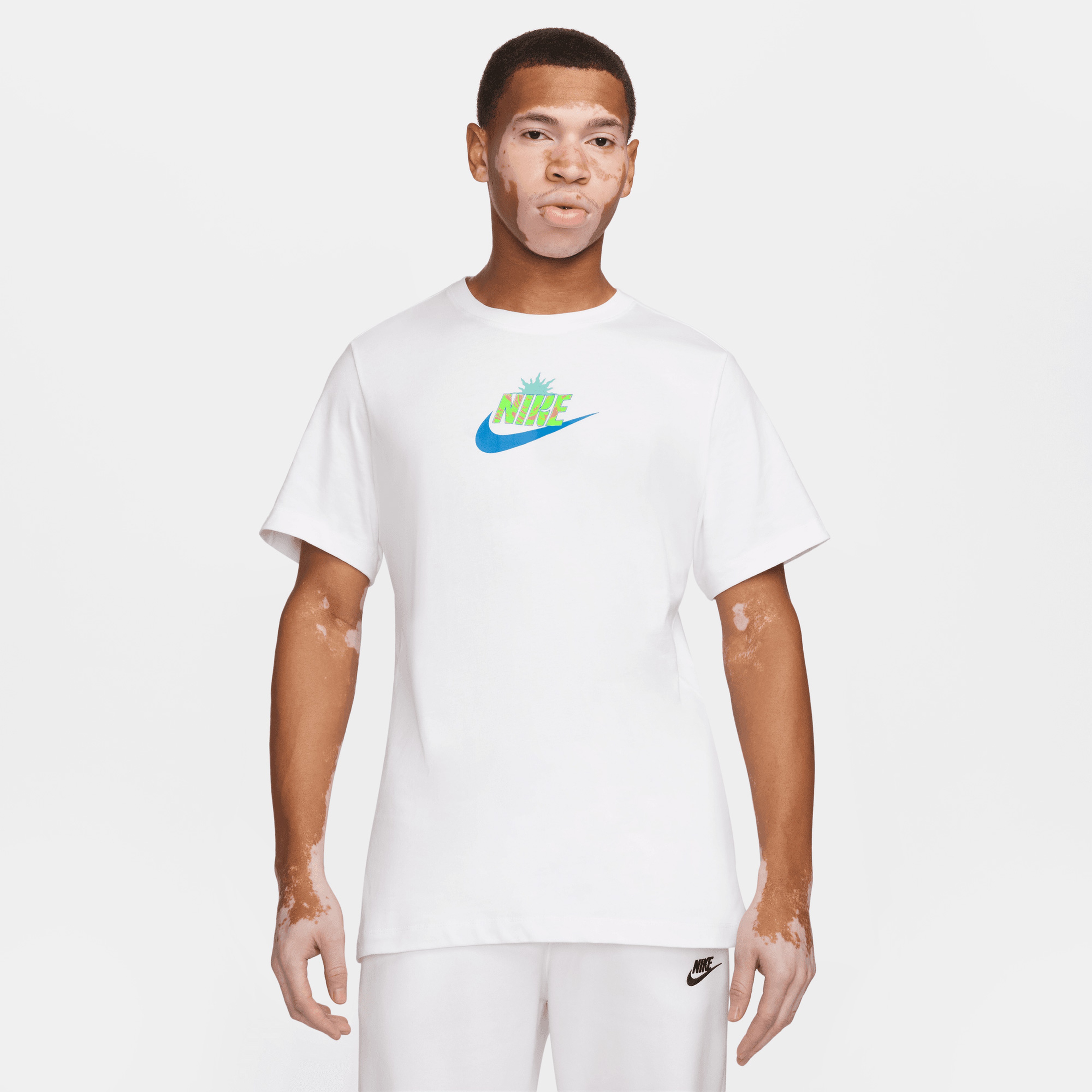 Nike Sportswear Erkek Beyaz T-Shirt