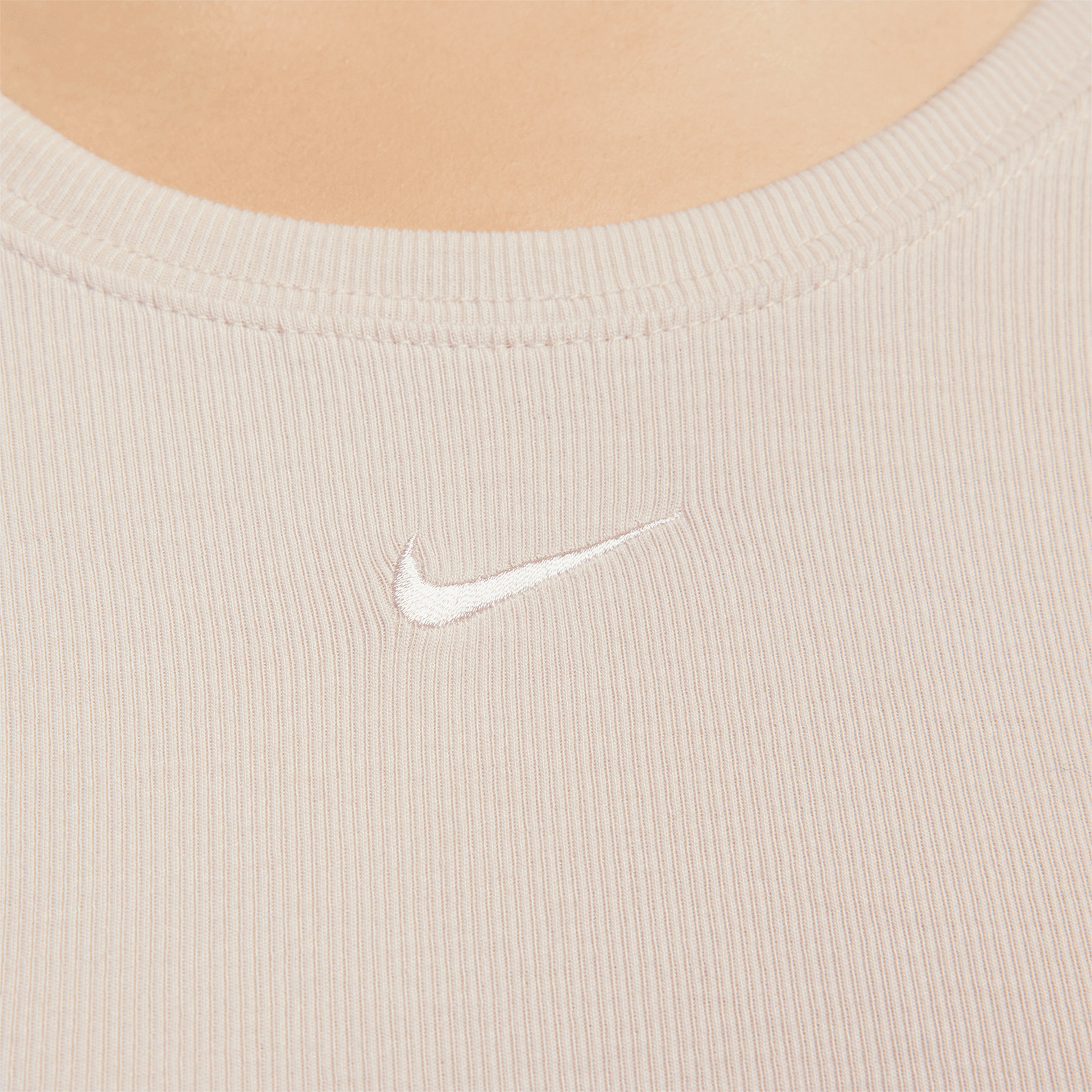 Nike Sportswear Chill Knit Kadın Krem T-Shirt