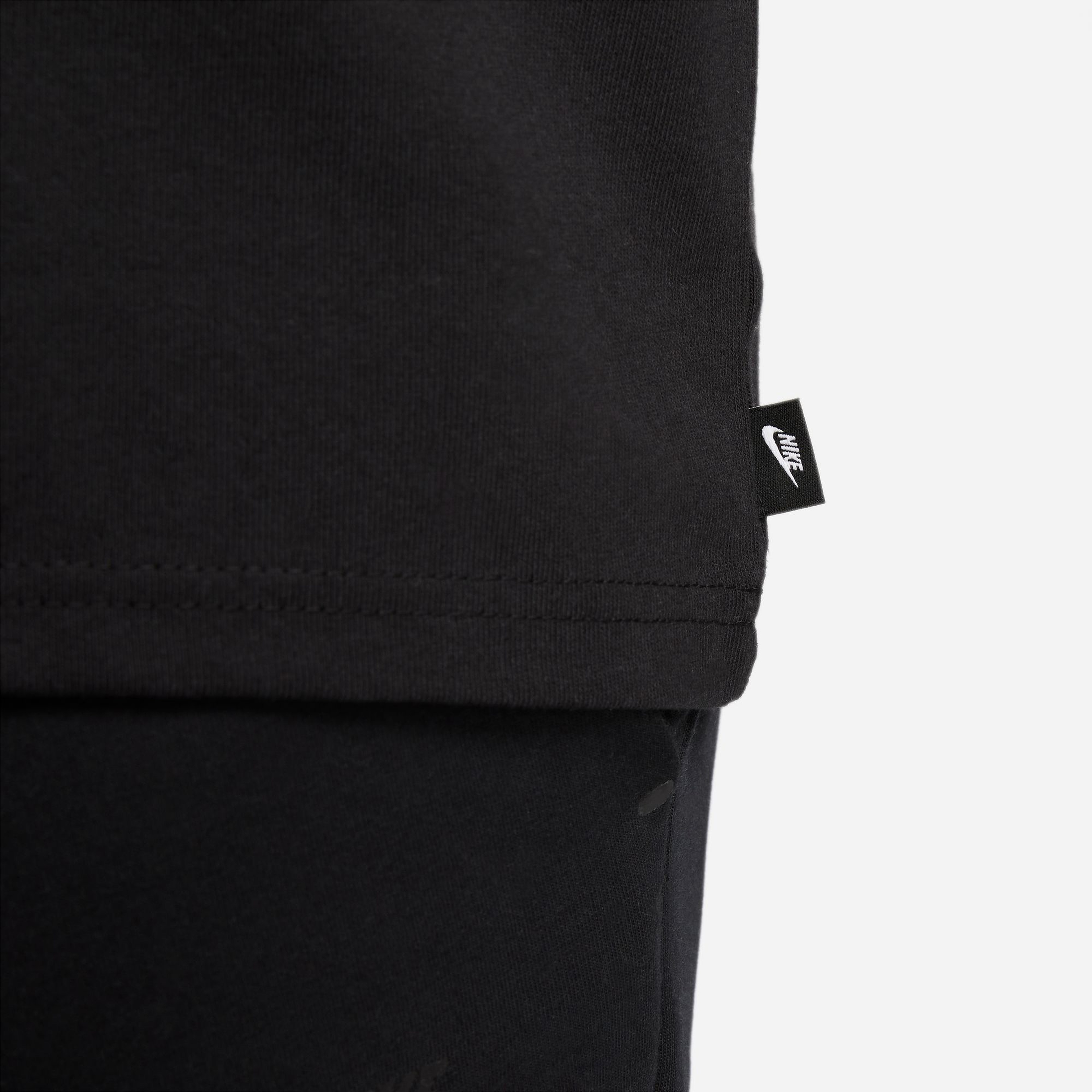 Nike Sportswear Premium Essentials Erkek Siyah T-Shirt