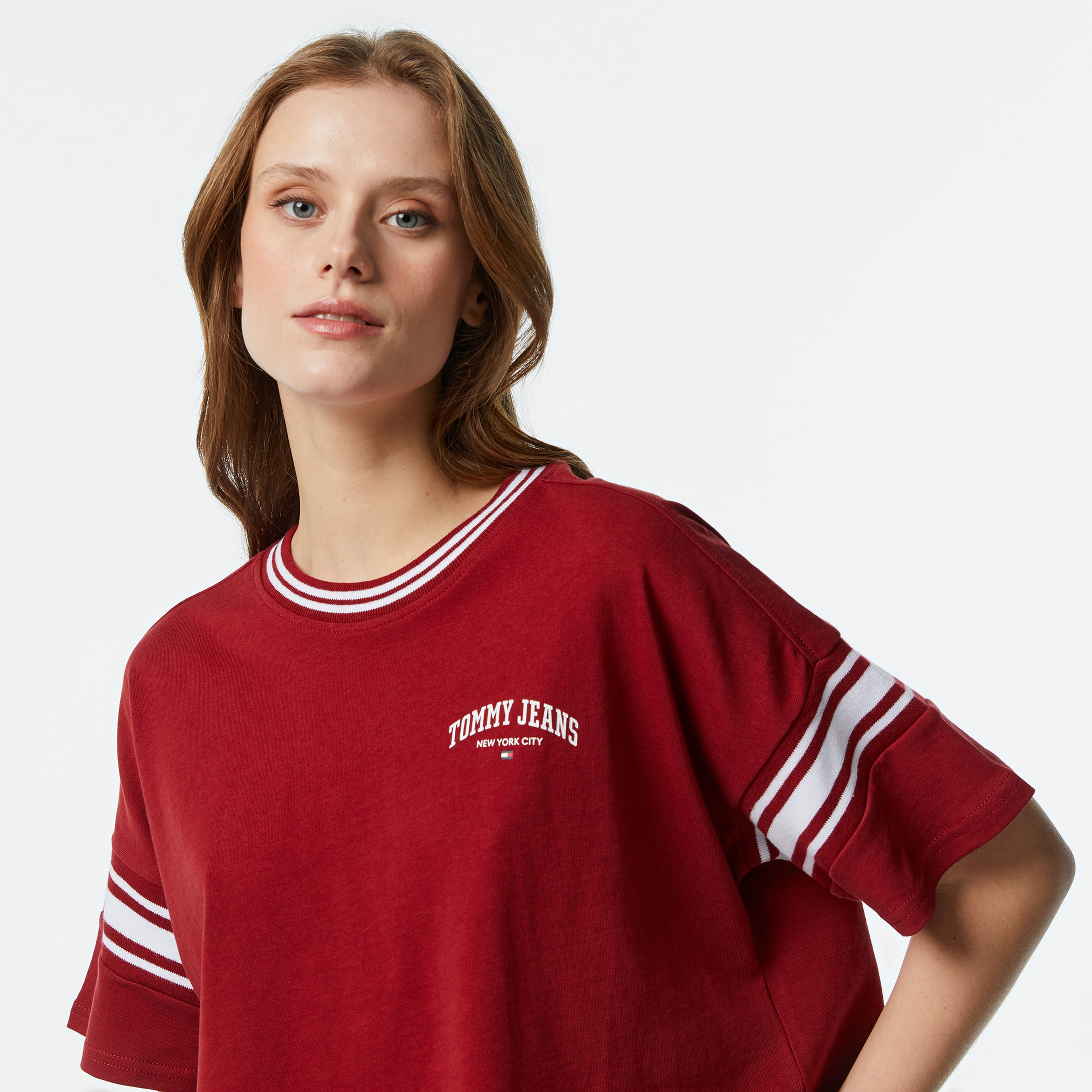 Tommy Jeans Varsity Kadın Kirmizi T-Shirt