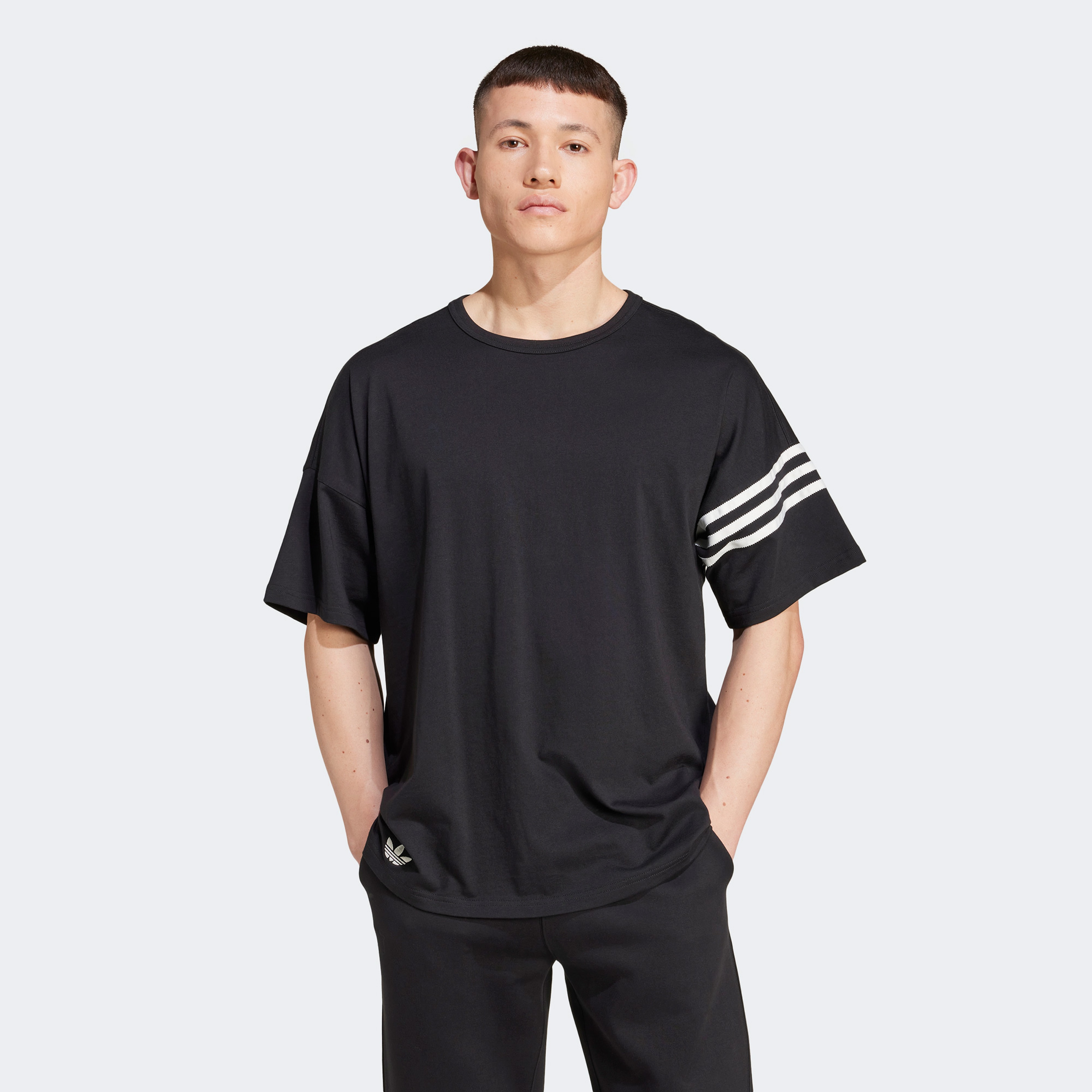 adidas Neuclassics Erkek Siyah T-Shirt