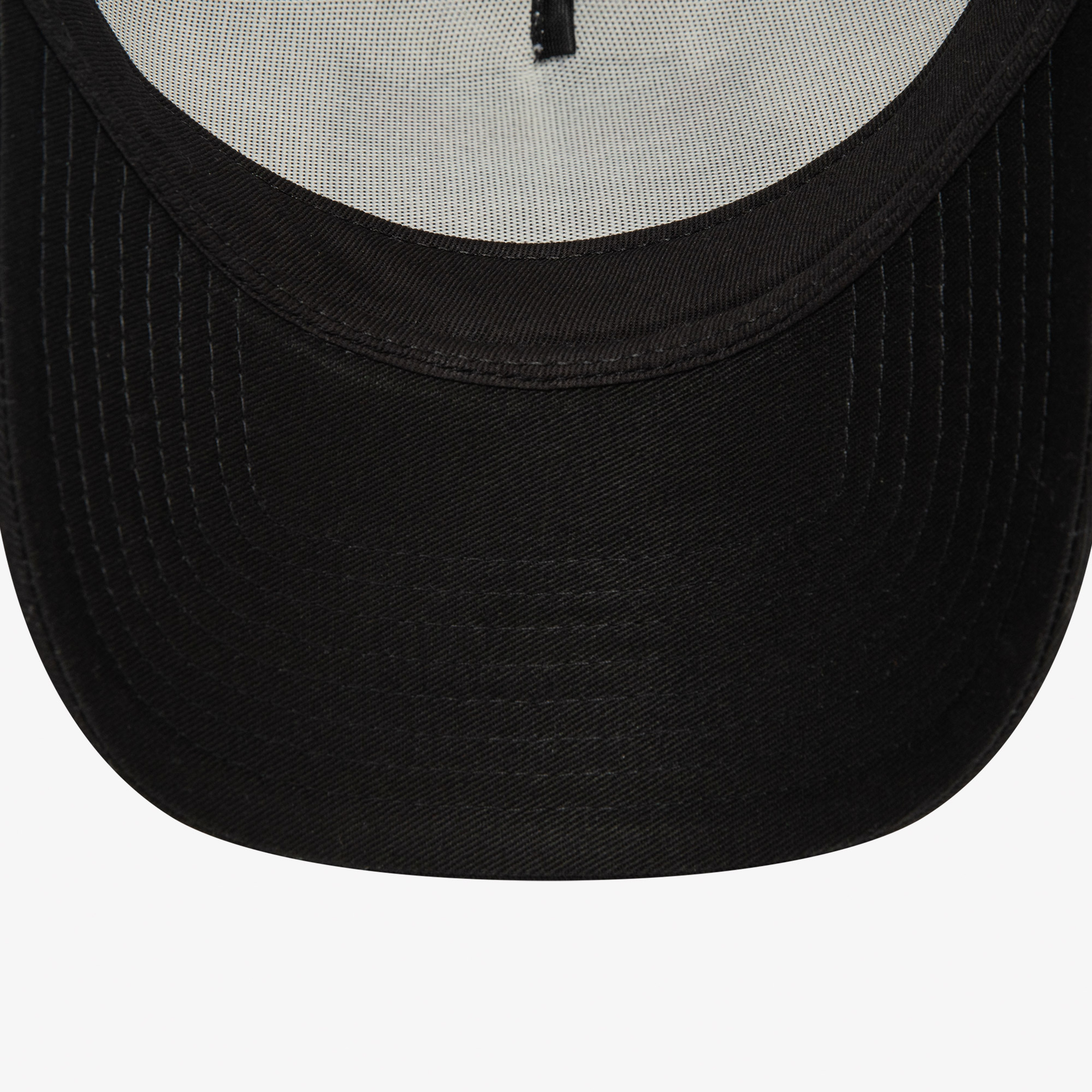 New Era Graphic Print Trucker Unisex Siyah/Beyaz Şapka