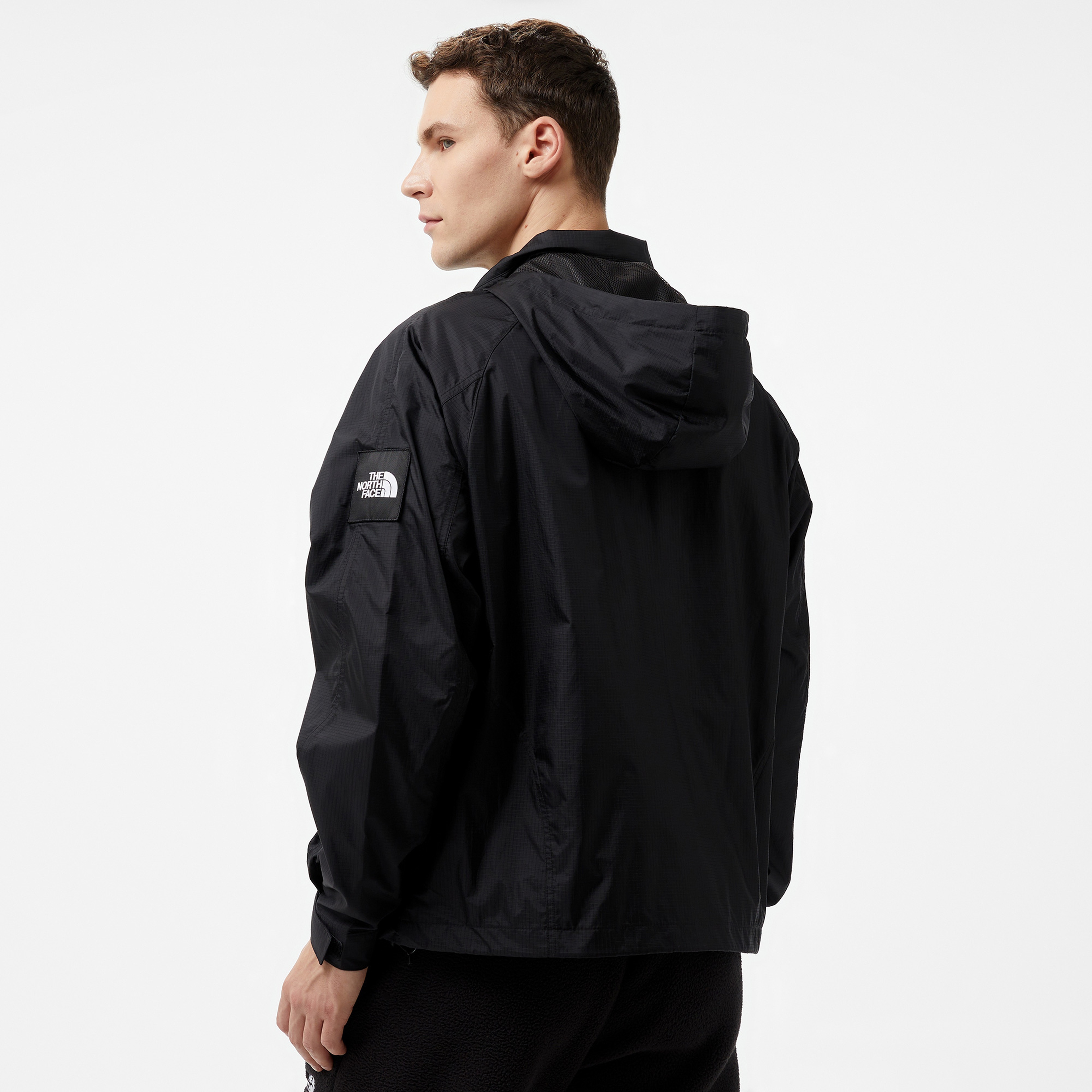 The North Face X Yinka Ilori Erkek Siyah Windshell Mont