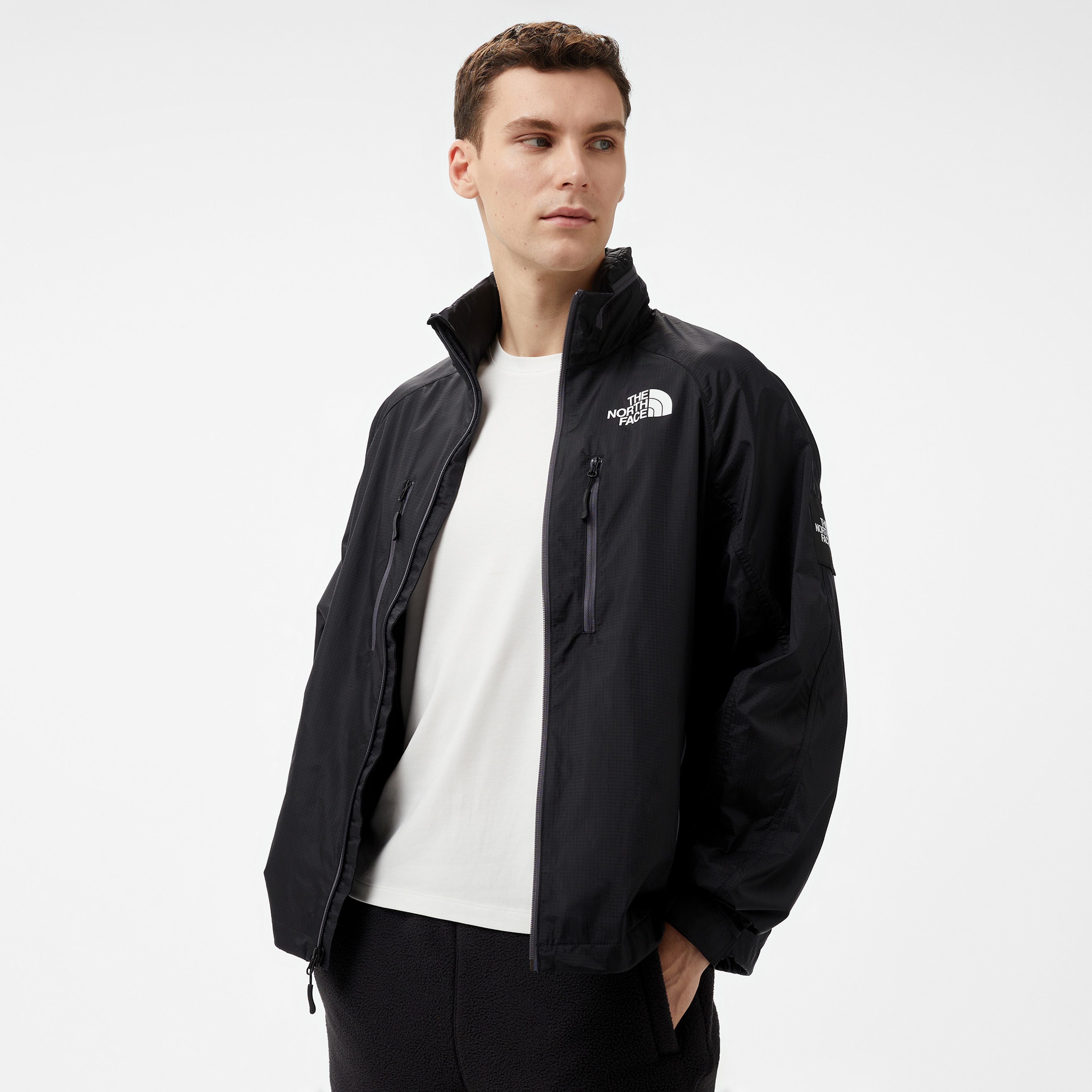 The North Face X Yinka Ilori Erkek Siyah Windshell Mont