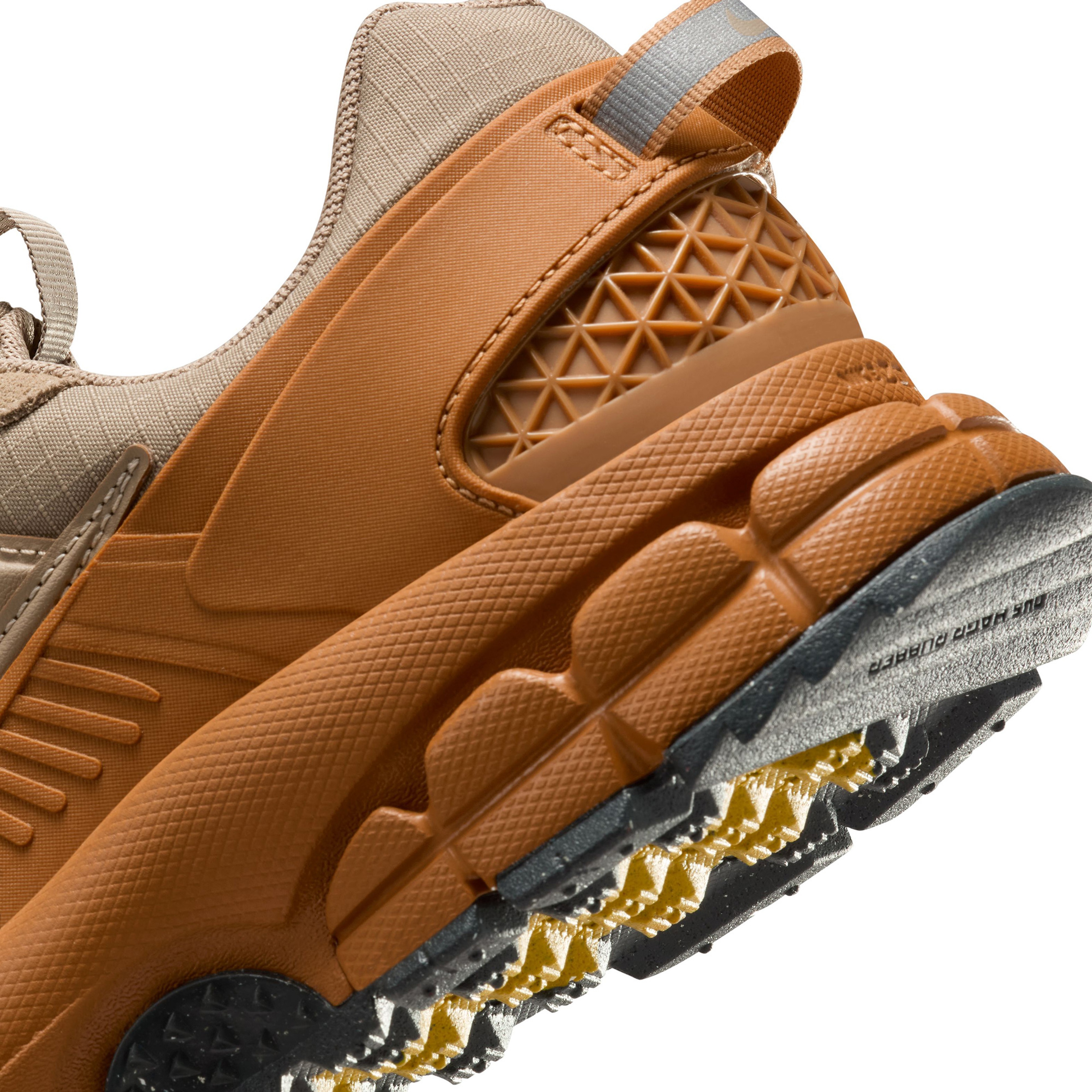 Nike Zoom Vomero 5 Roam Flax Kadın Turuncu Sneaker