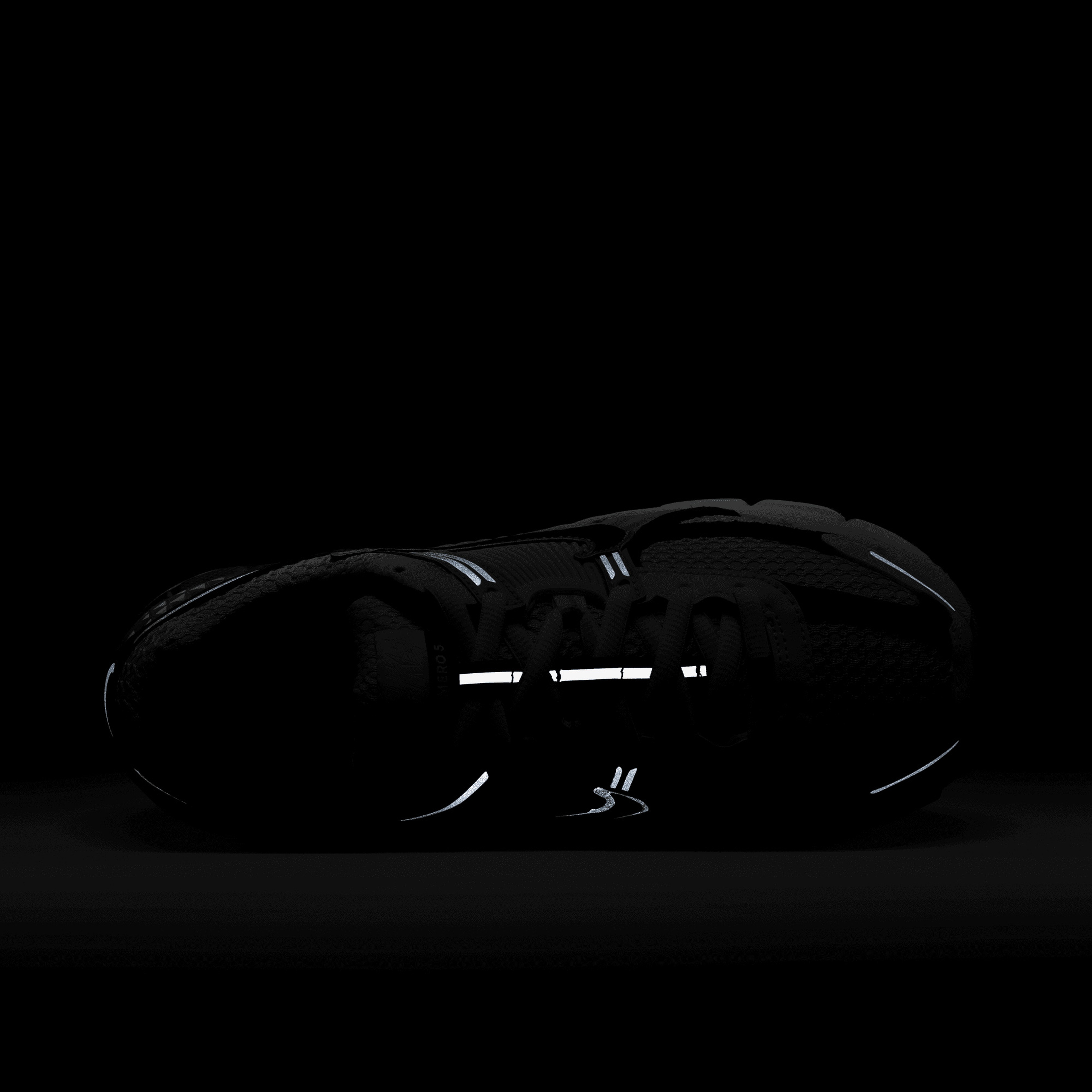 Nike Zoom Vomero 5 Kadın Beyaz Spor Ayakkabı