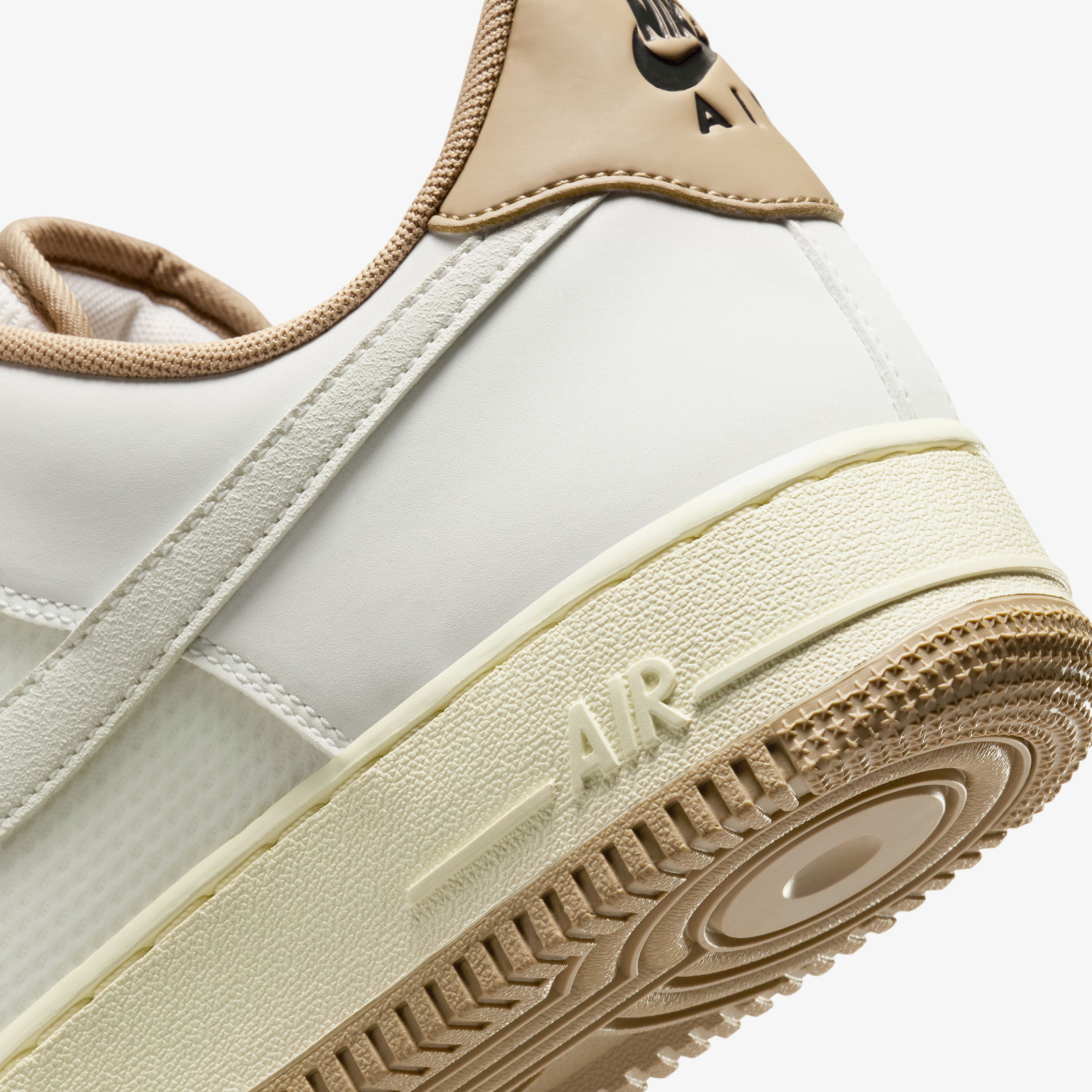 Nike Air Force 1'07 Erkek Beyaz Sneaker