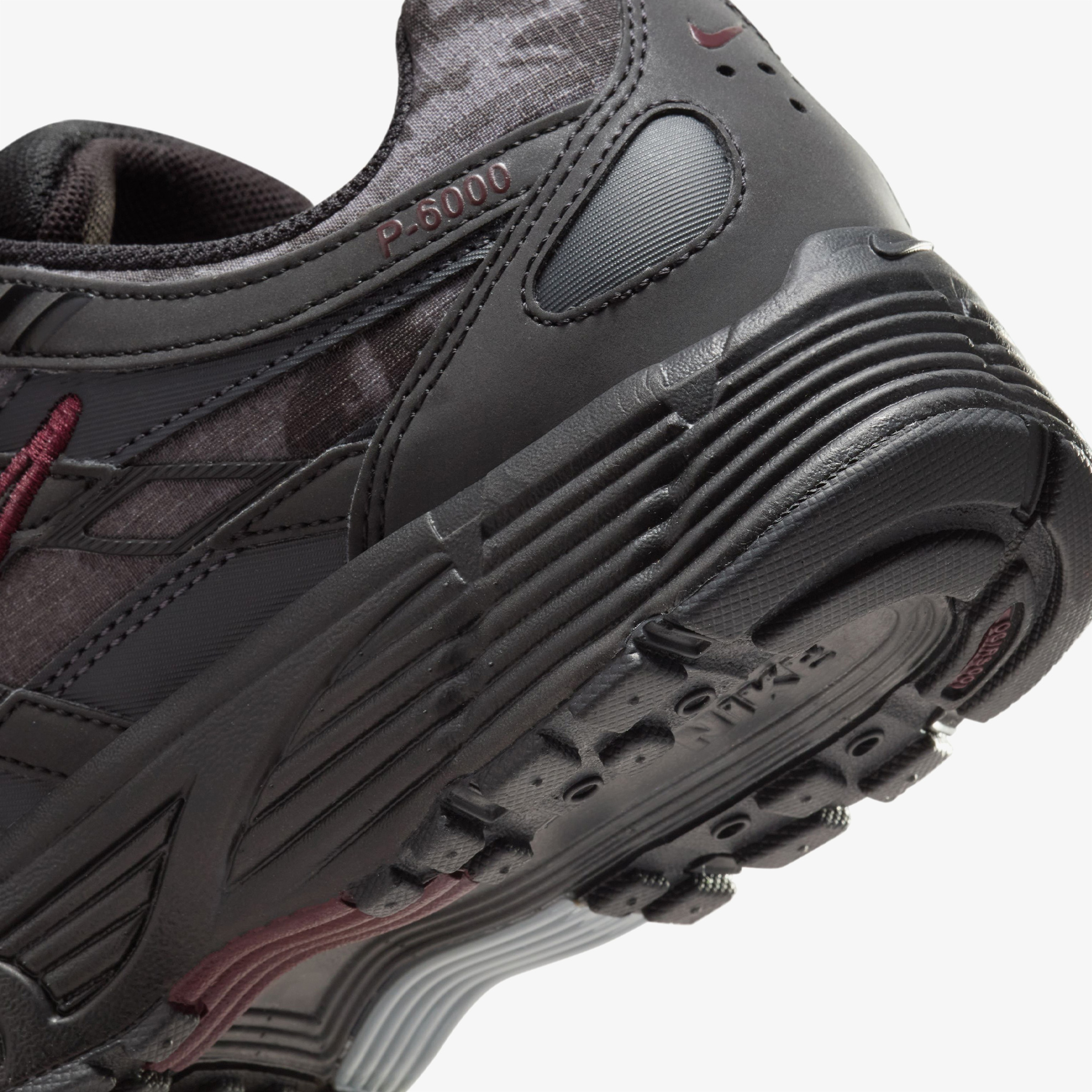 Nike P-6000 Kadın Siyah Sneaker