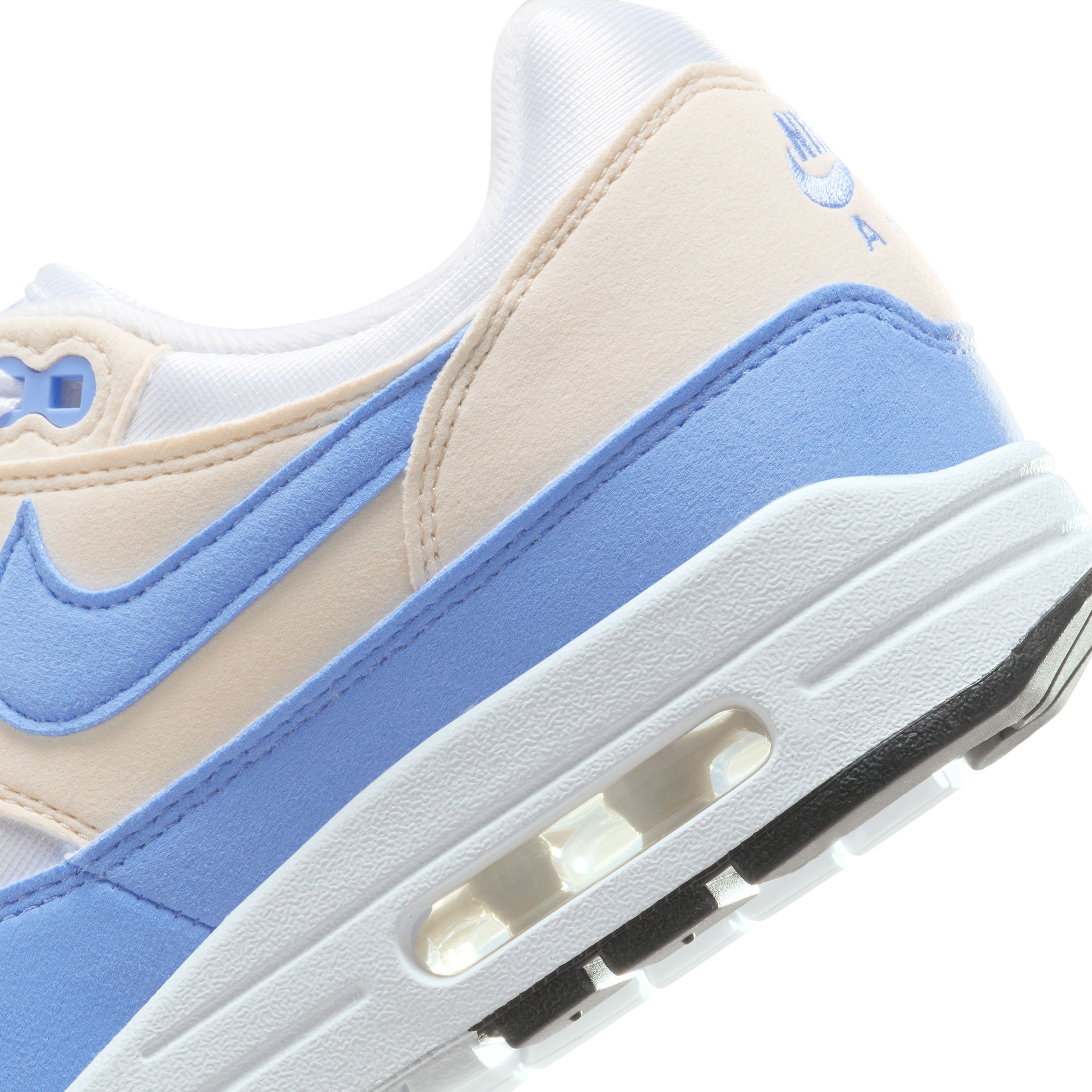 Nike Air Max Royal Pulse Kadın Beyaz Sneaker