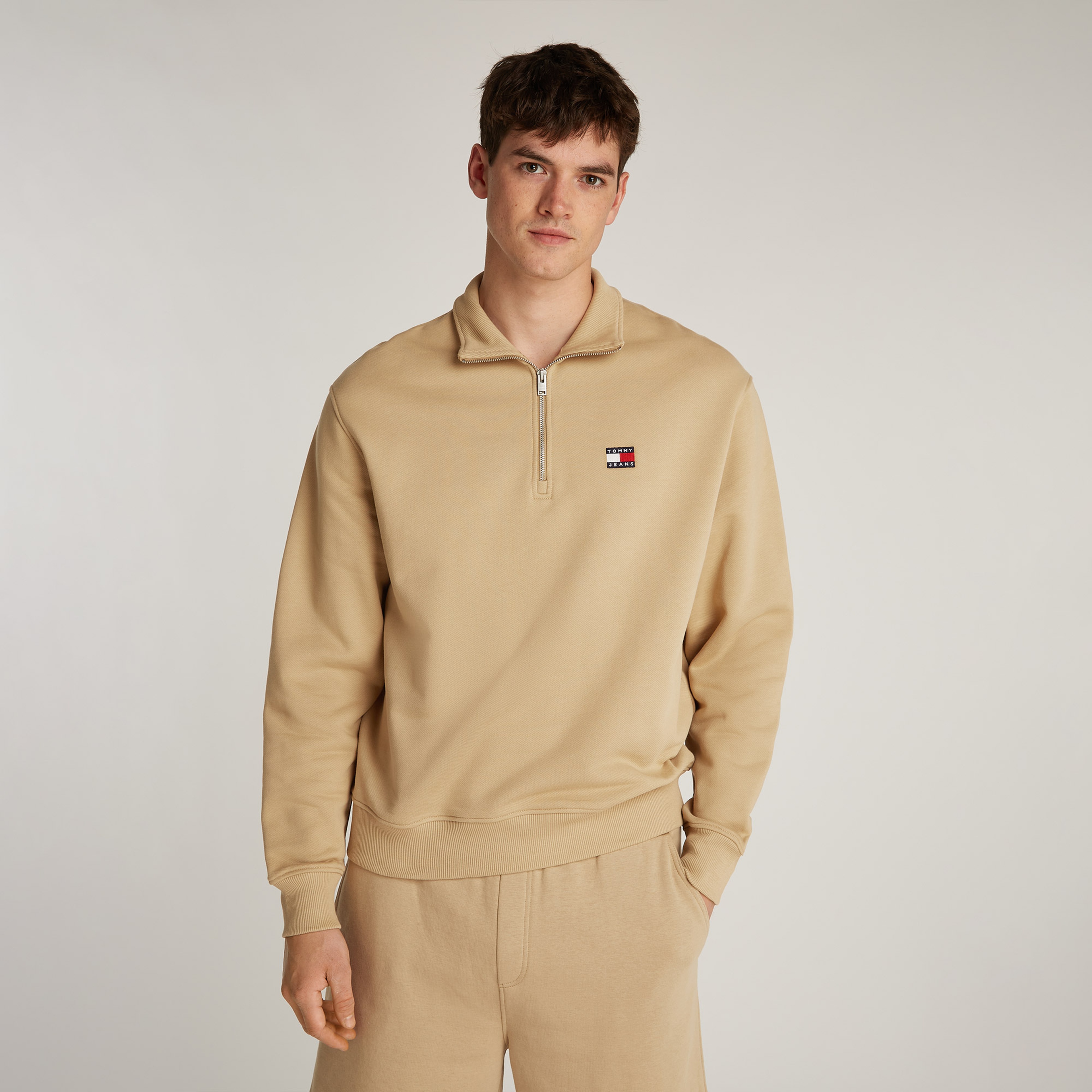 Tommy Hilfiger Tjm Rlx Badge 1/4 Zip Erkek Bej Sweatshirt