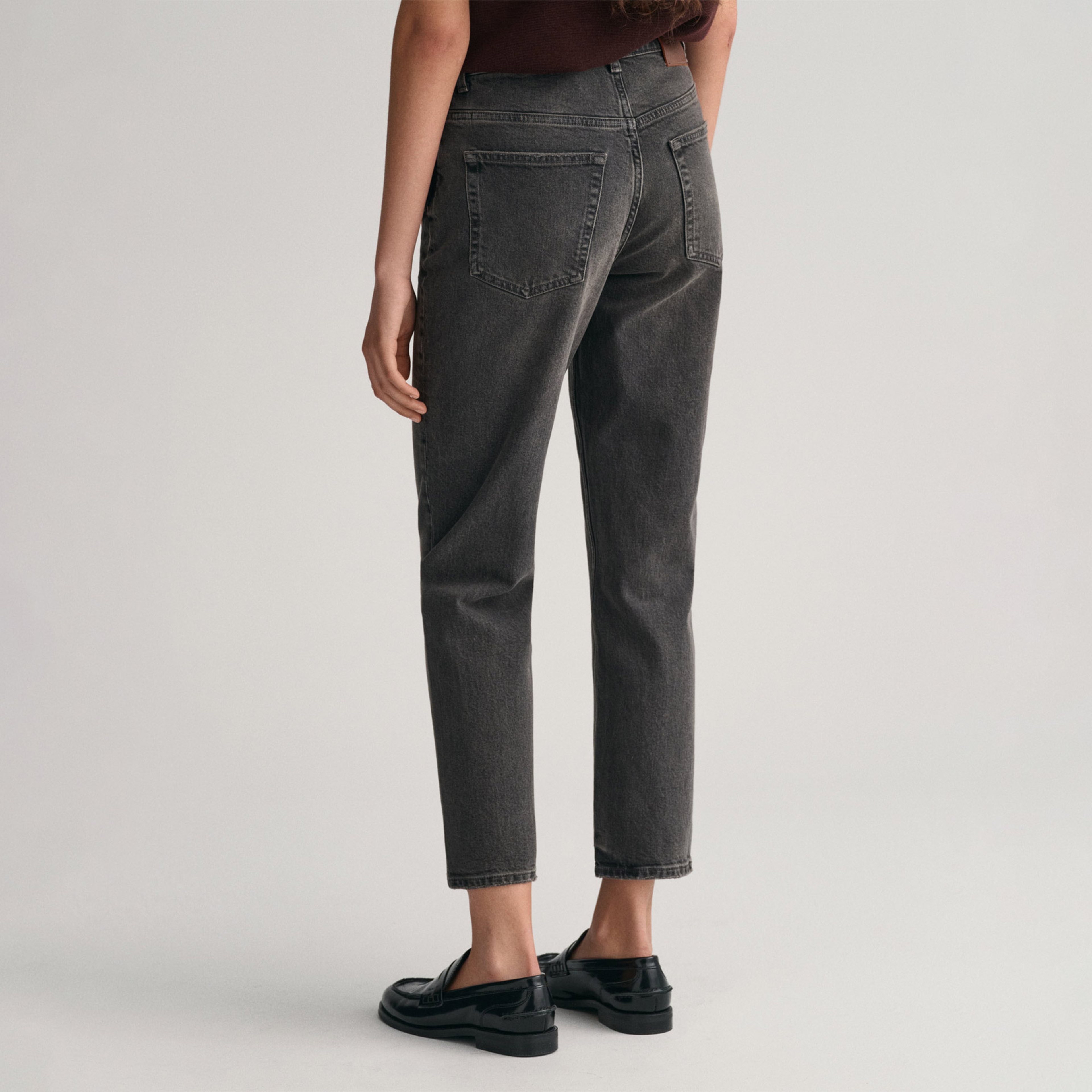 GANT Kadın Siyah Straight Fit Jean Pantolon