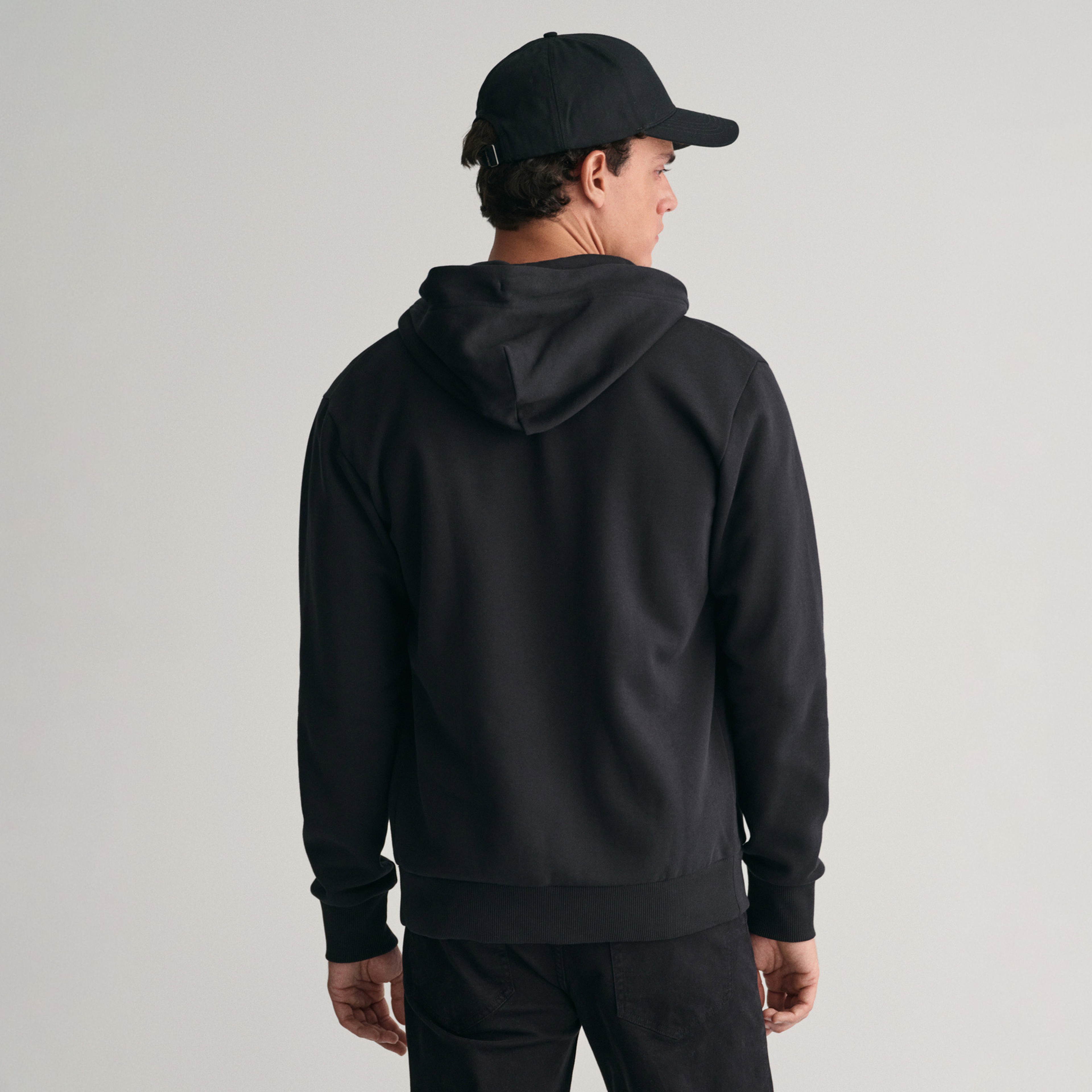 GANT Erkek Siyah Regular Fit Fermuarlı Logolu Sweatshirt