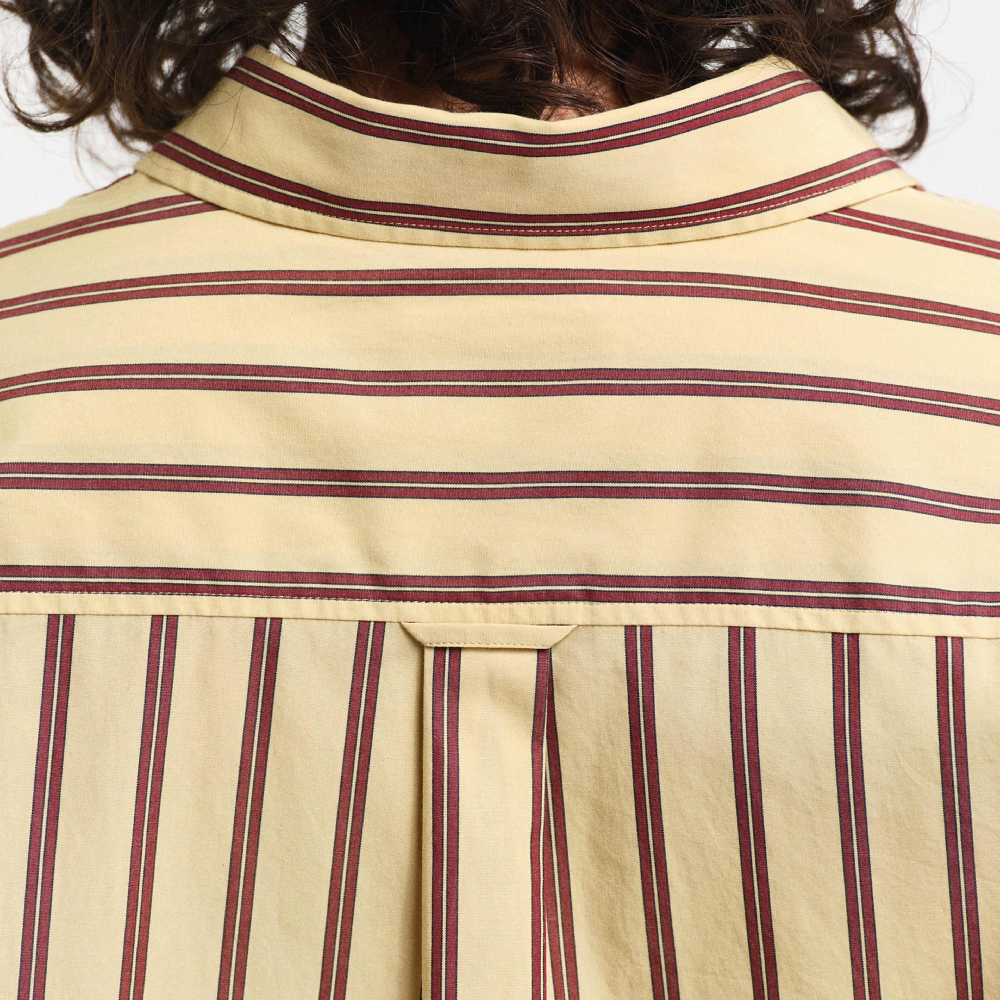 GANT Kadın Kahverengi Relaxed Fit Düğmeli Yaka Gömlek