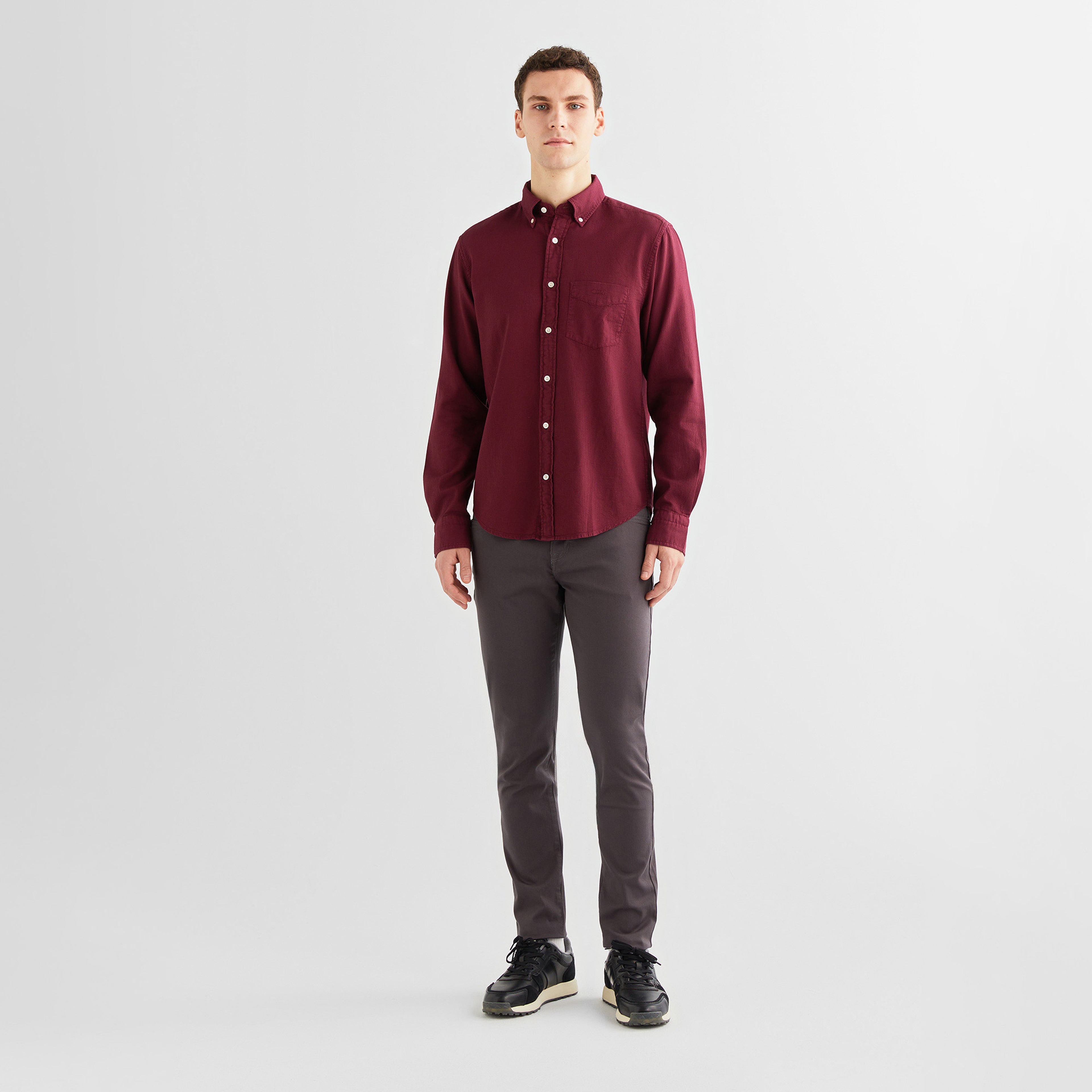 GANT Erkek Kırmızı Regular Fit Düğmeli Yaka Gömlek