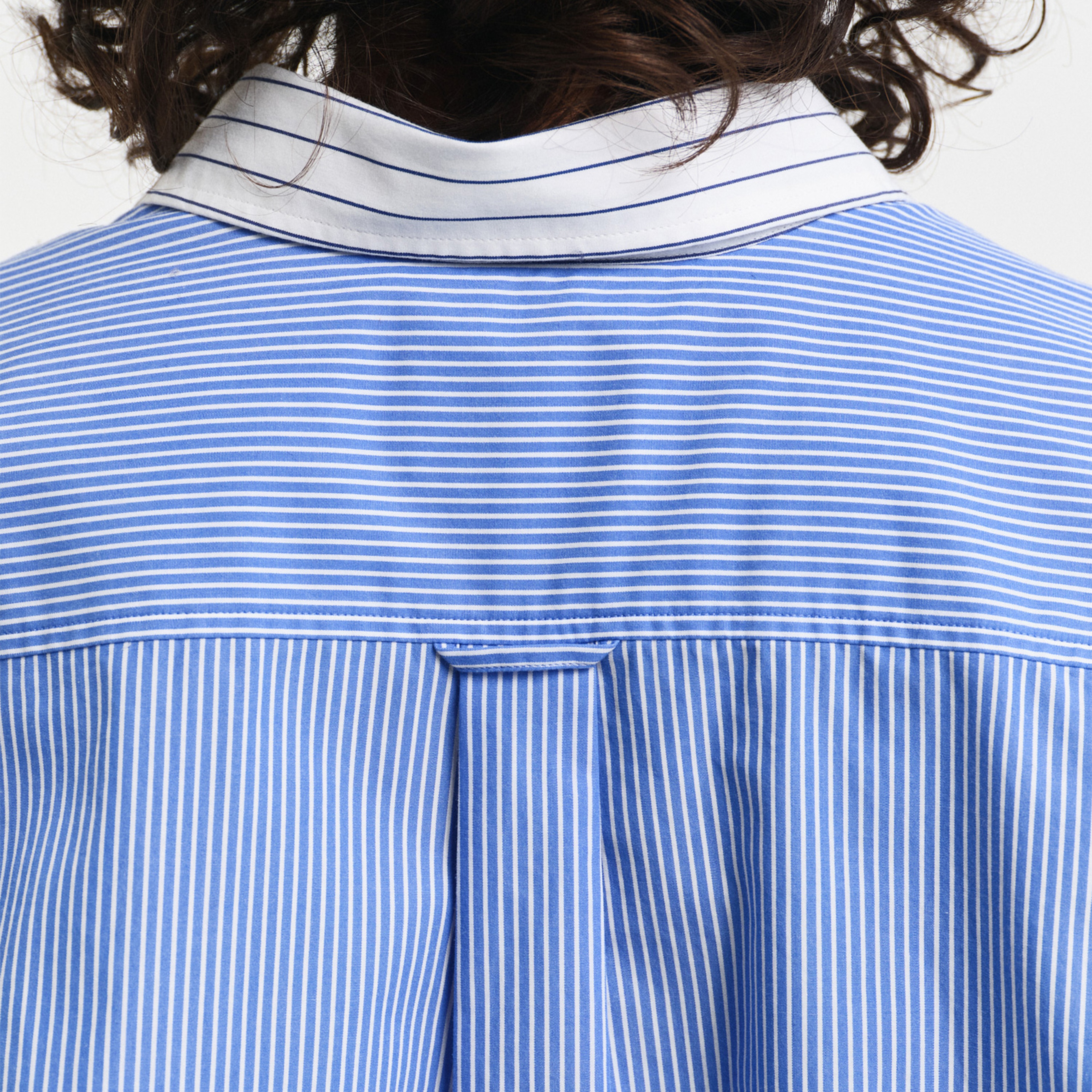 GANT Kadın Mavi Relaxed Fit Çizgili Gömlek