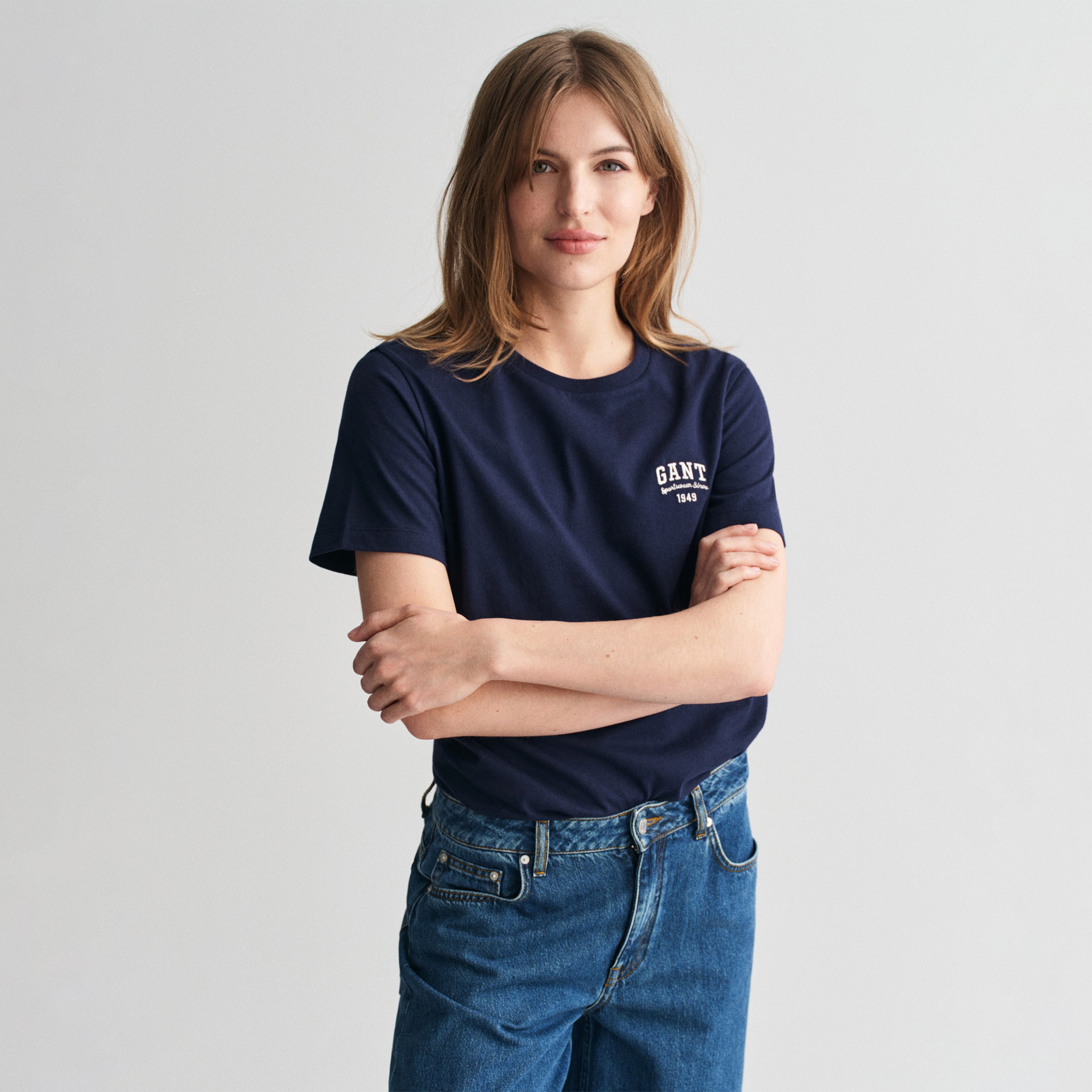 GANT Kadın Lacivert Regular Fit Bisiklet Yaka Logolu T-Shirt