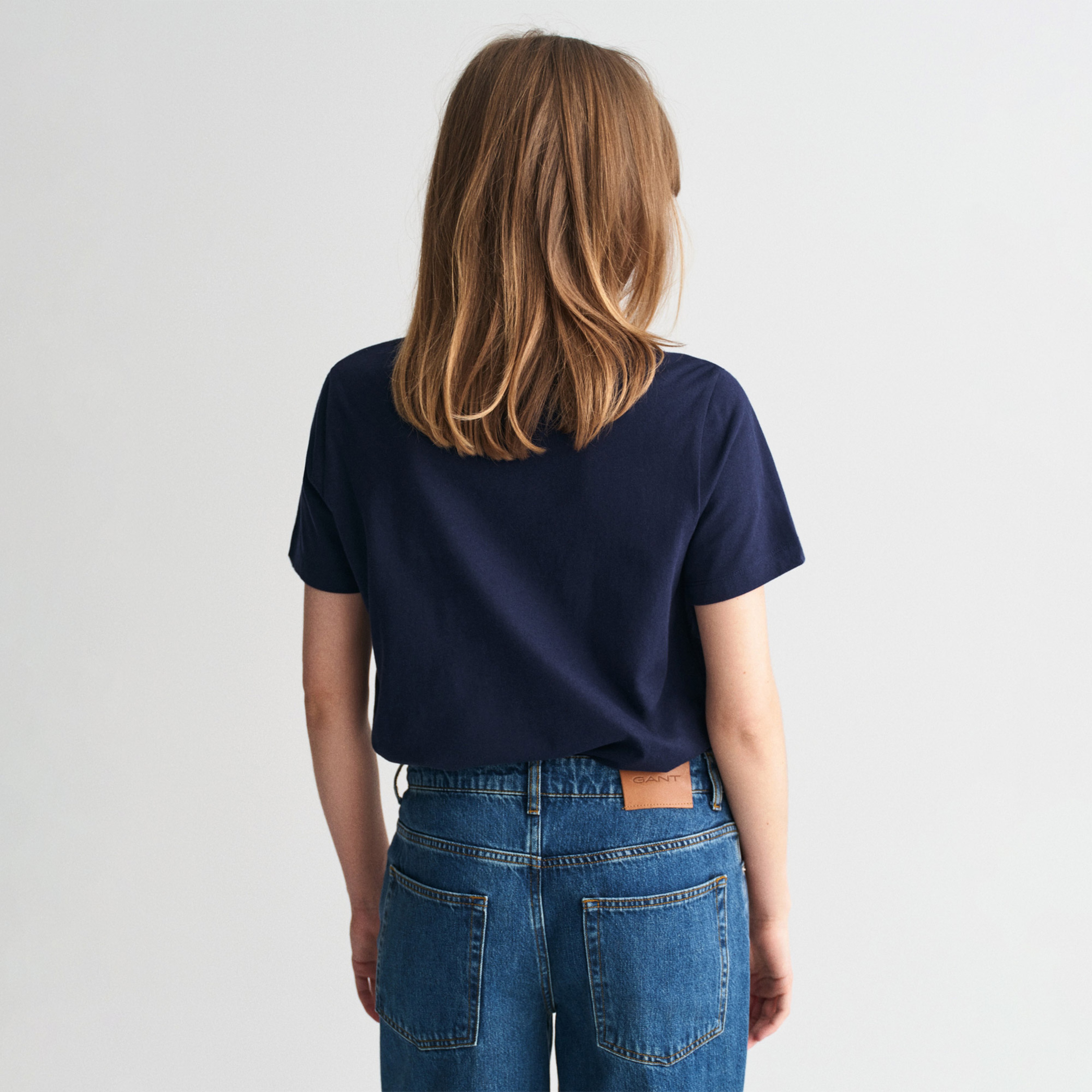GANT Kadın Lacivert Regular Fit Bisiklet Yaka Logolu T-Shirt