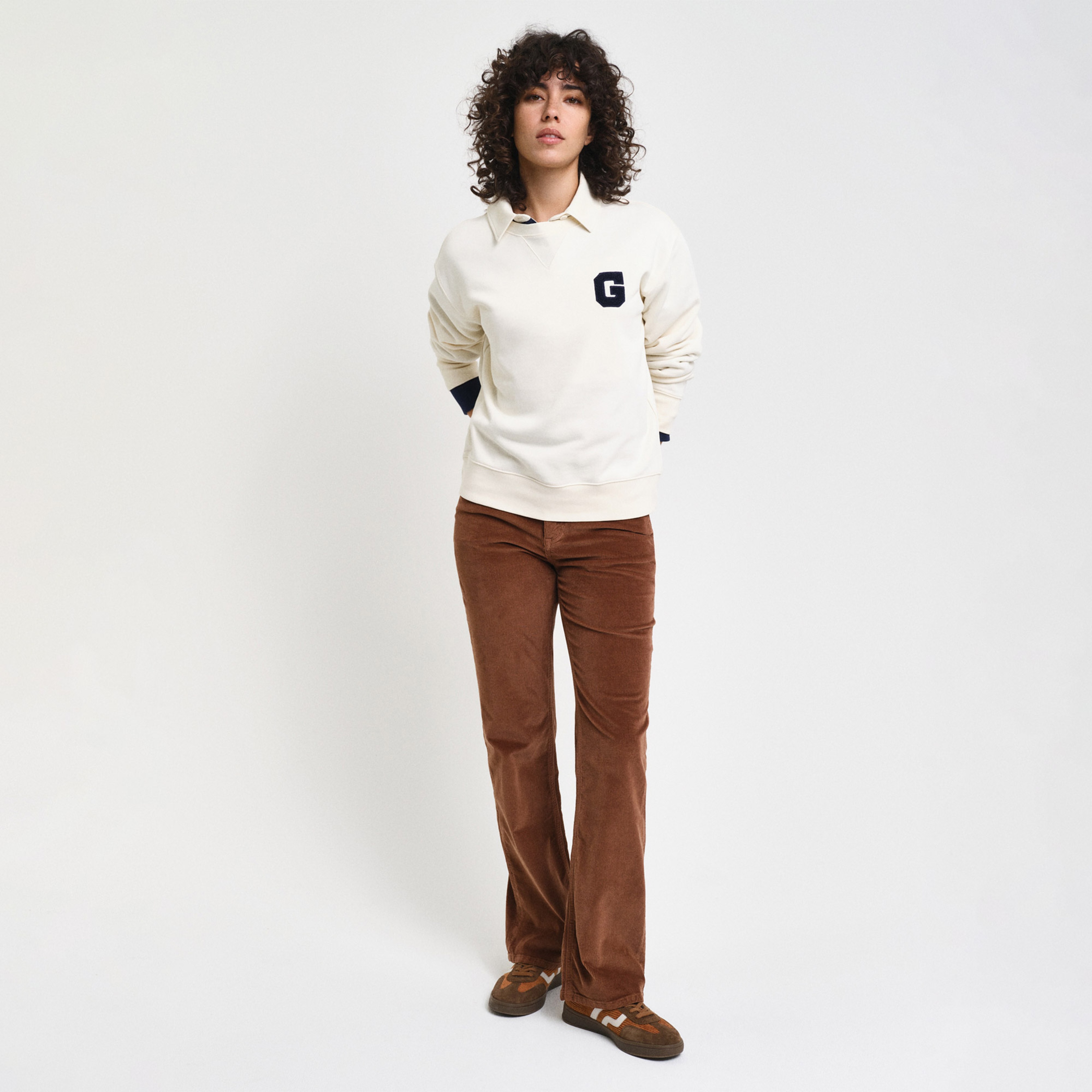 GANT Kadın Krem Regular Fit Bisiklet Yaka Logolu Sweatshirt