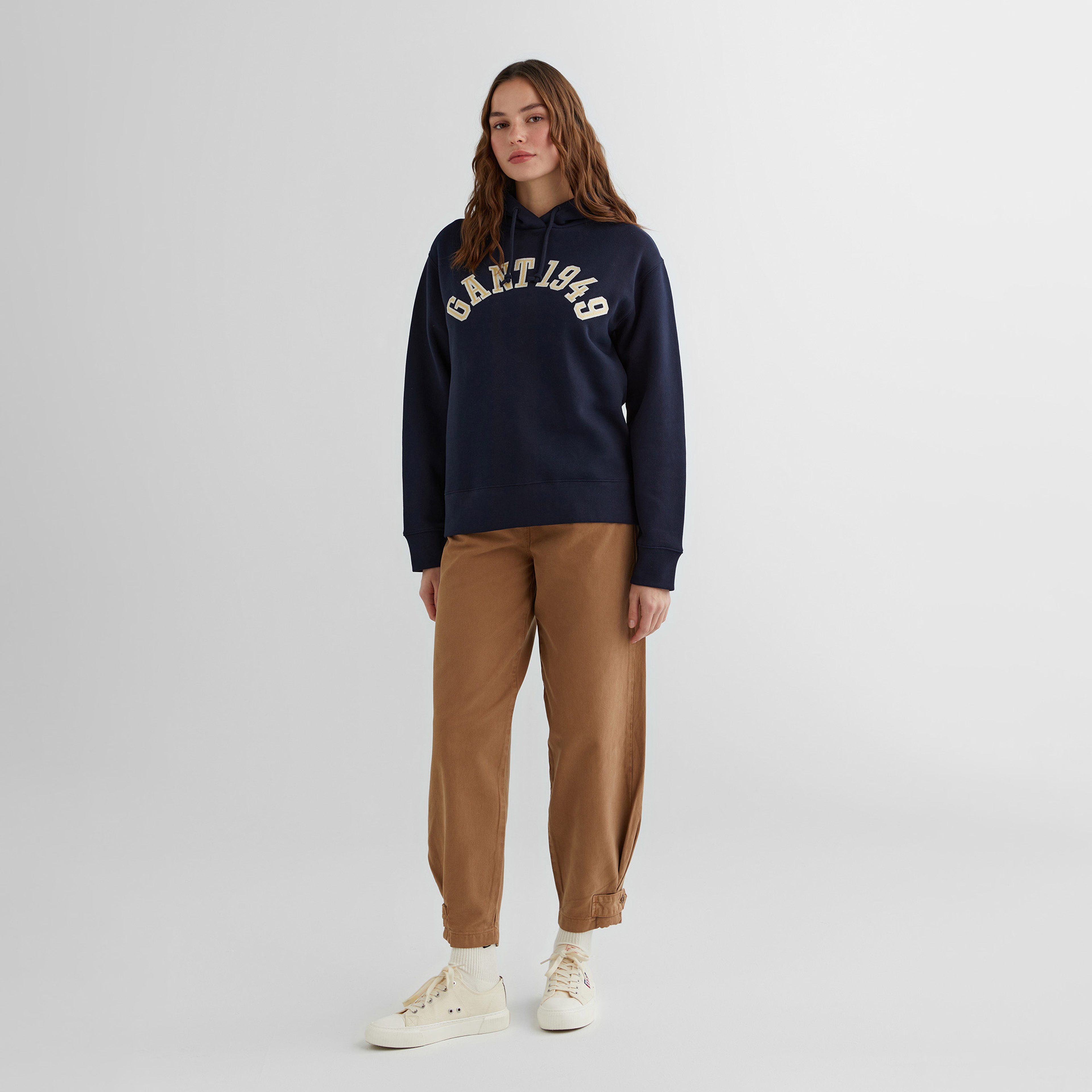 GANT Kadın Lacivert Relaxed Fit Kapüşonlu Logolu Sweatshirt