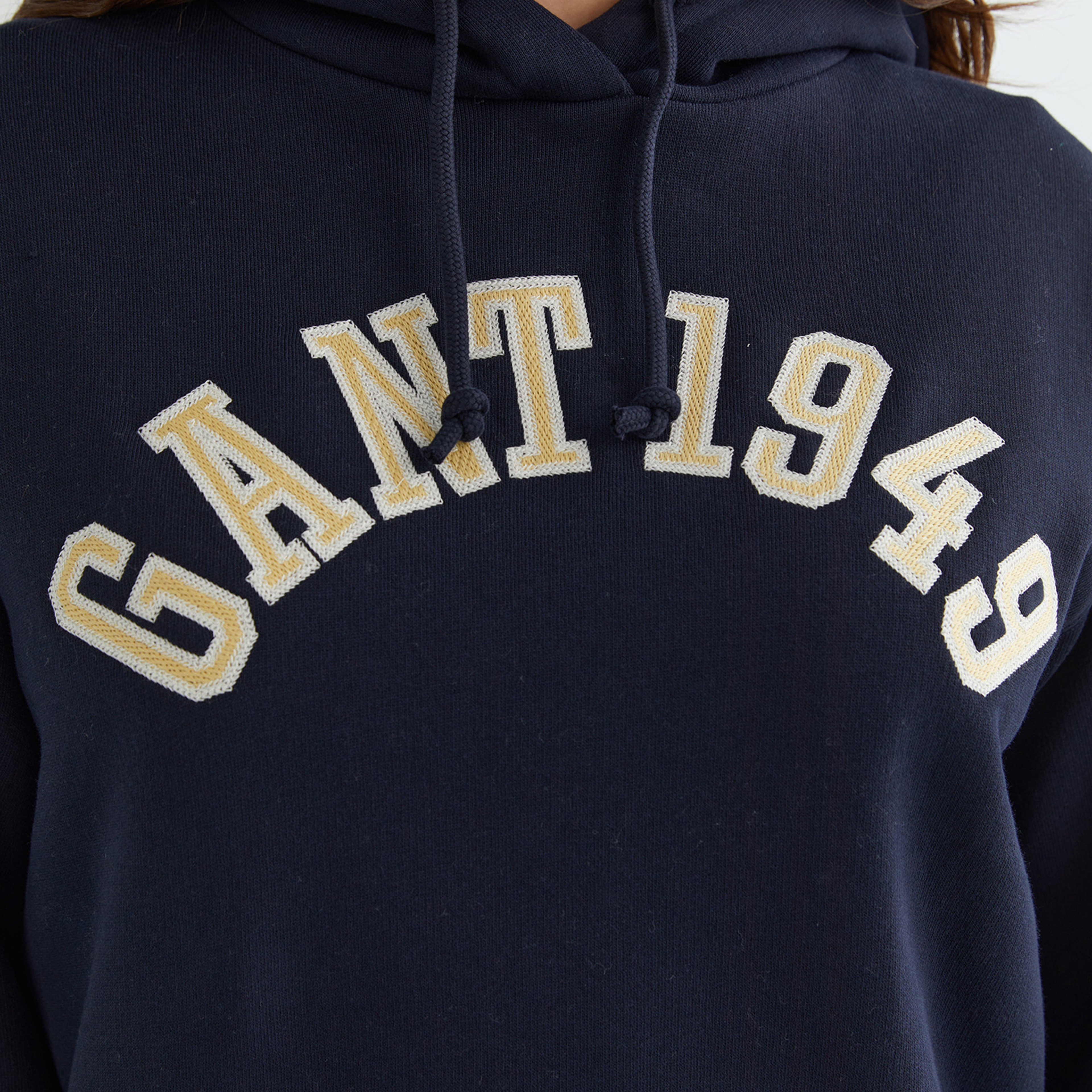GANT Kadın Lacivert Relaxed Fit Kapüşonlu Logolu Sweatshirt