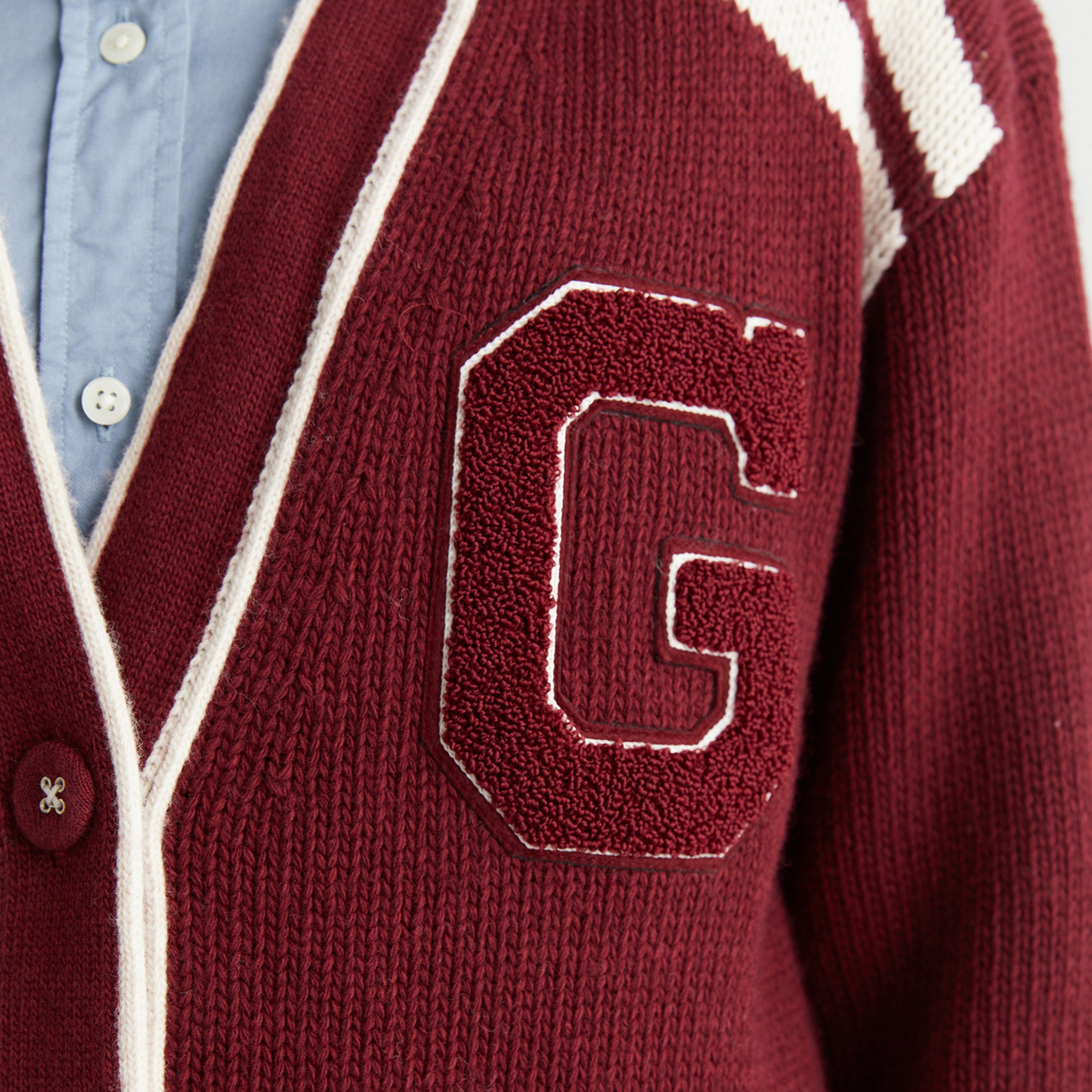 GANT Kadın Kırmızı Oversize Fit V Yaka Logolu Hırka