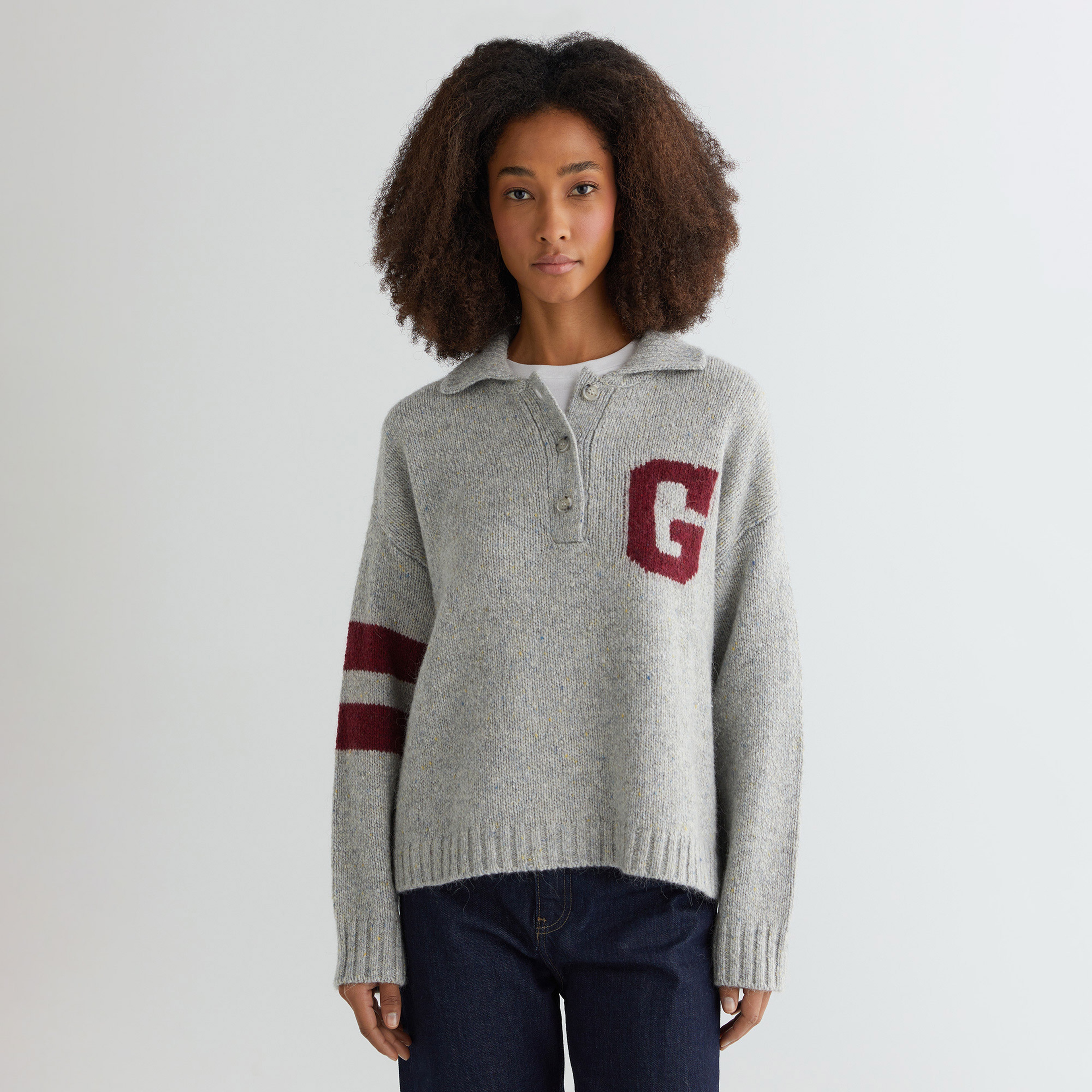 GANT Kadın Gri Oversize Fit Gömlek Yaka Logolu Kazak
