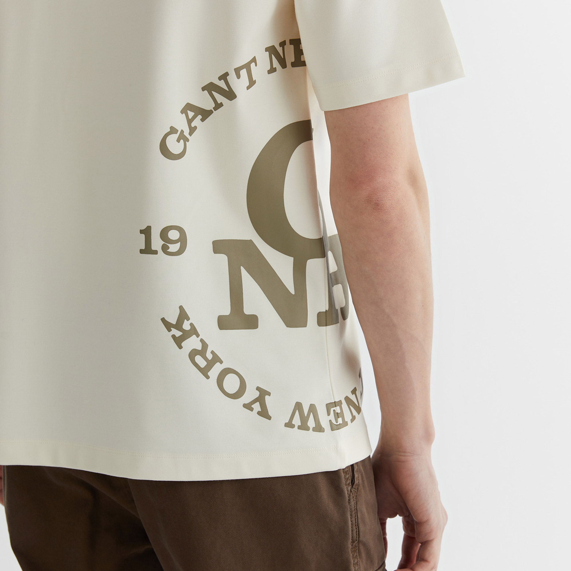 GANT Erkek Krem Regular Fit Bisiklet Yaka Logolu T-Shirt