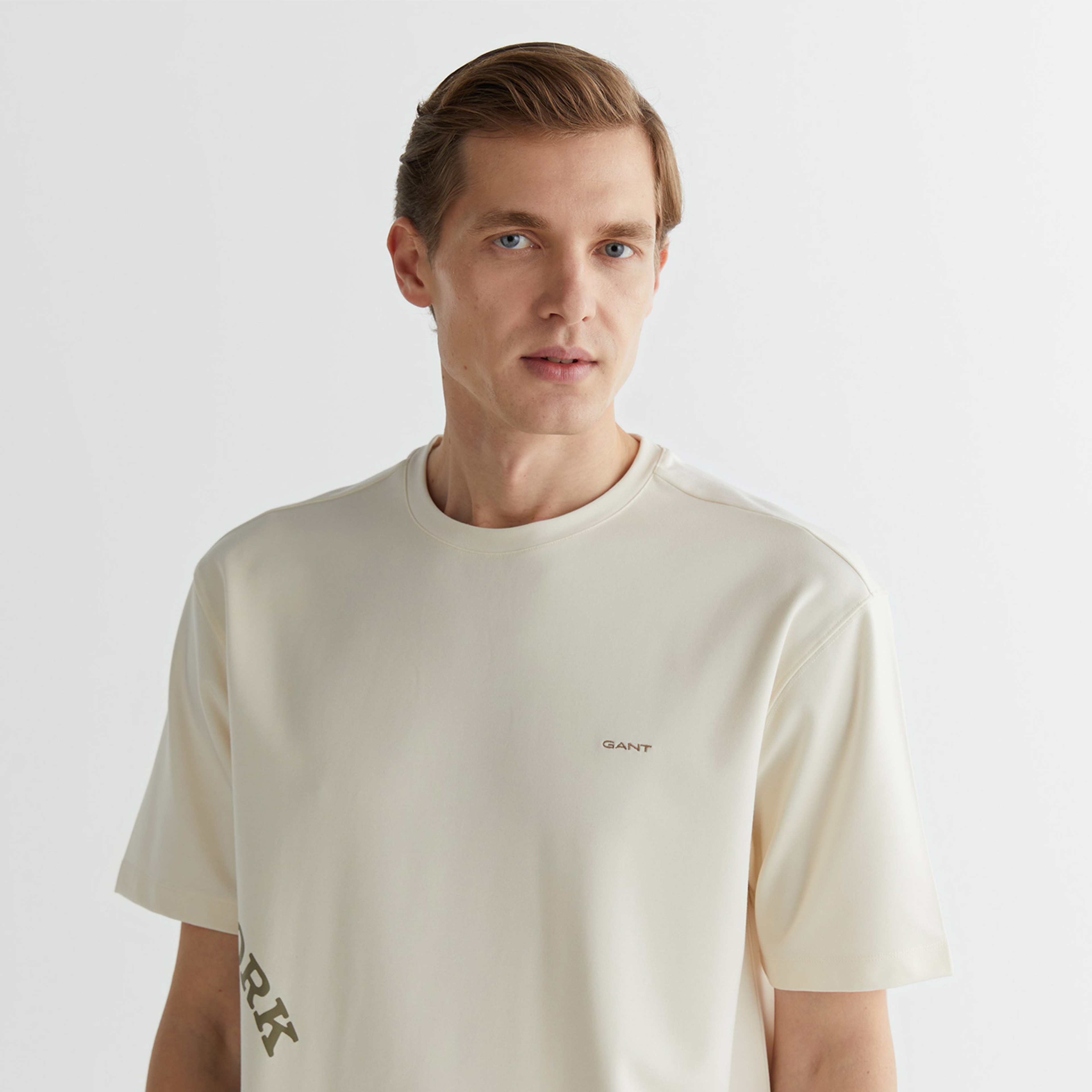 GANT Erkek Krem Regular Fit Bisiklet Yaka Logolu T-Shirt