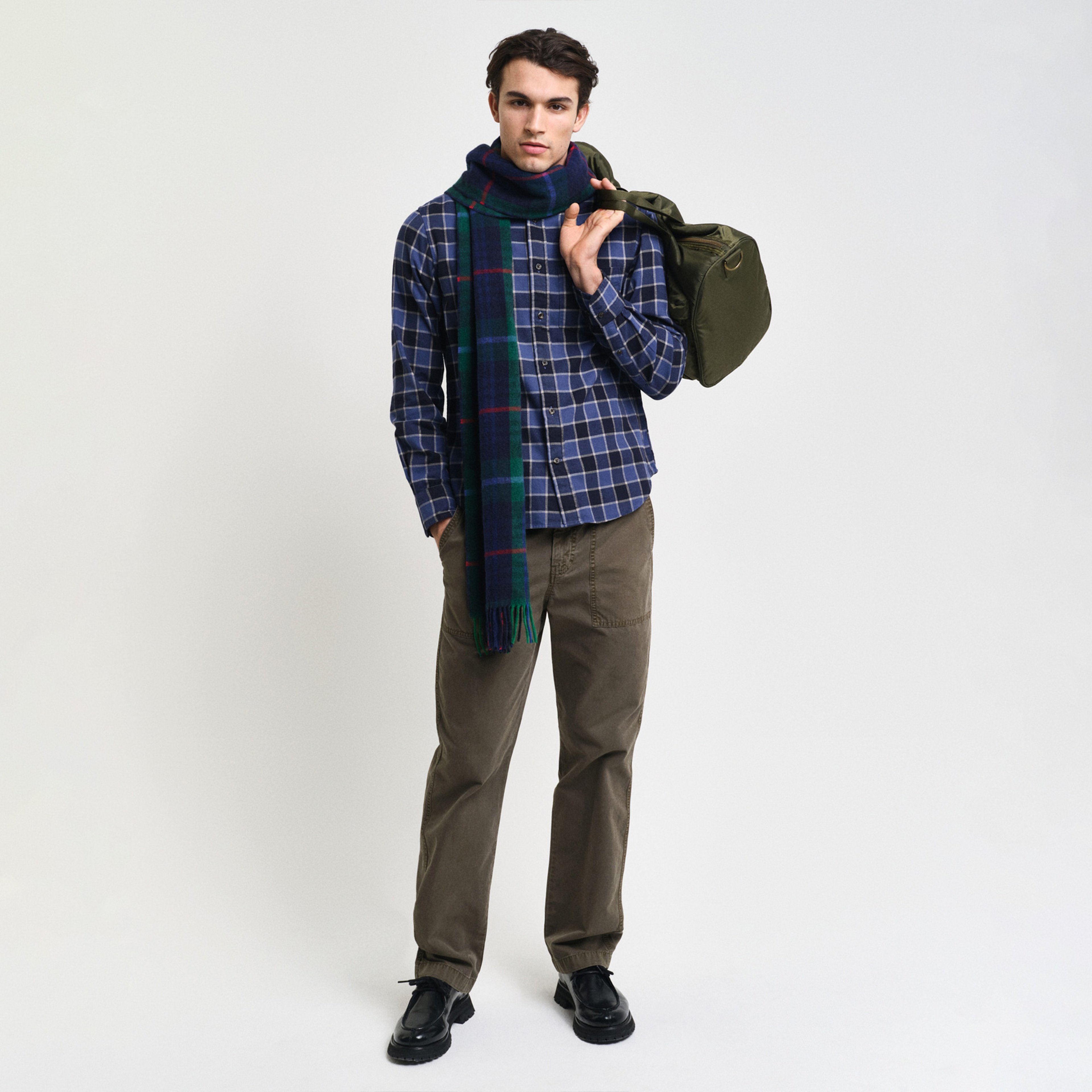 GANT Erkek Lacivert Regular Fit Düğmeli Yaka Kareli Gömlek