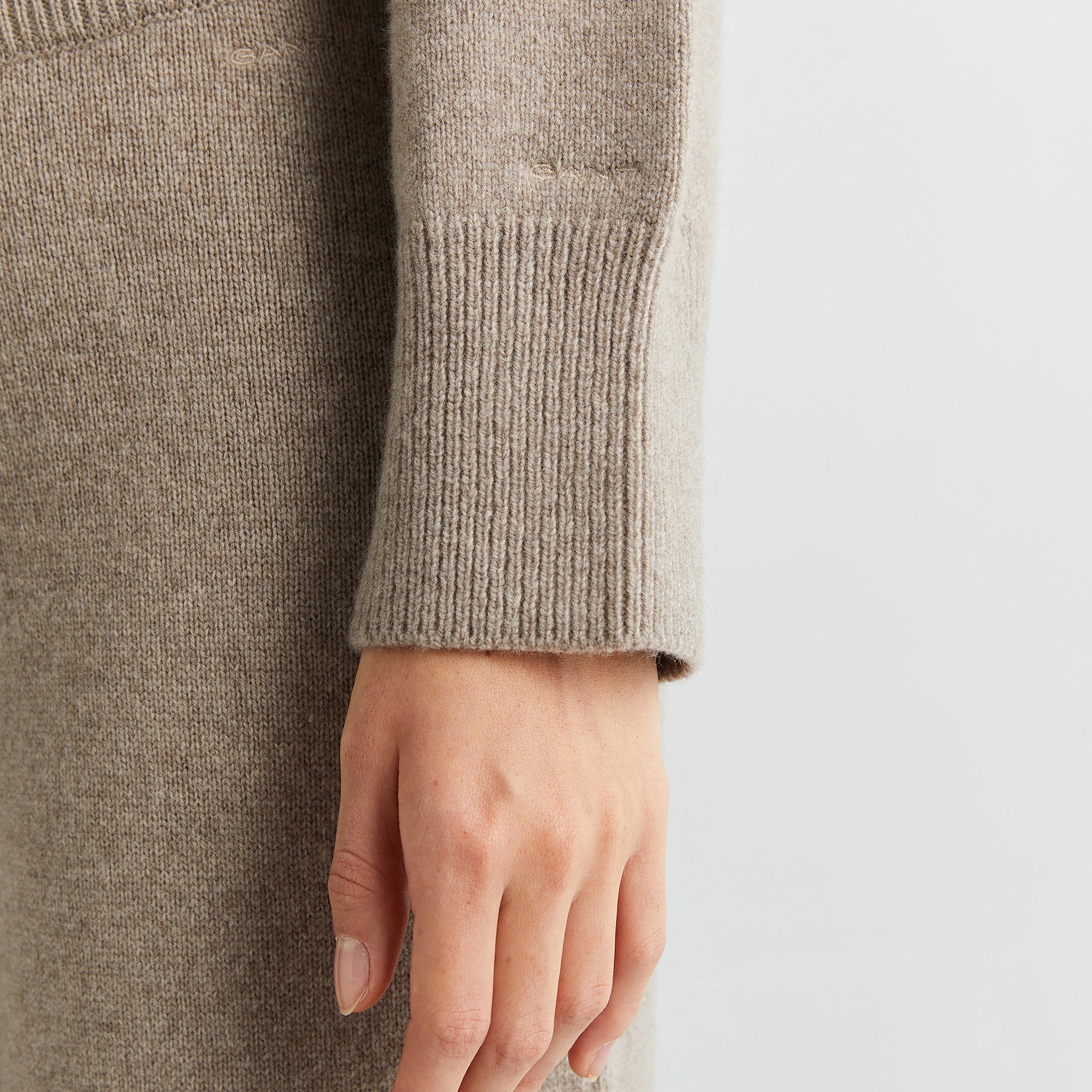 GANT Kadın Bej Relaxed Fit Bisiklet Yaka Kazak