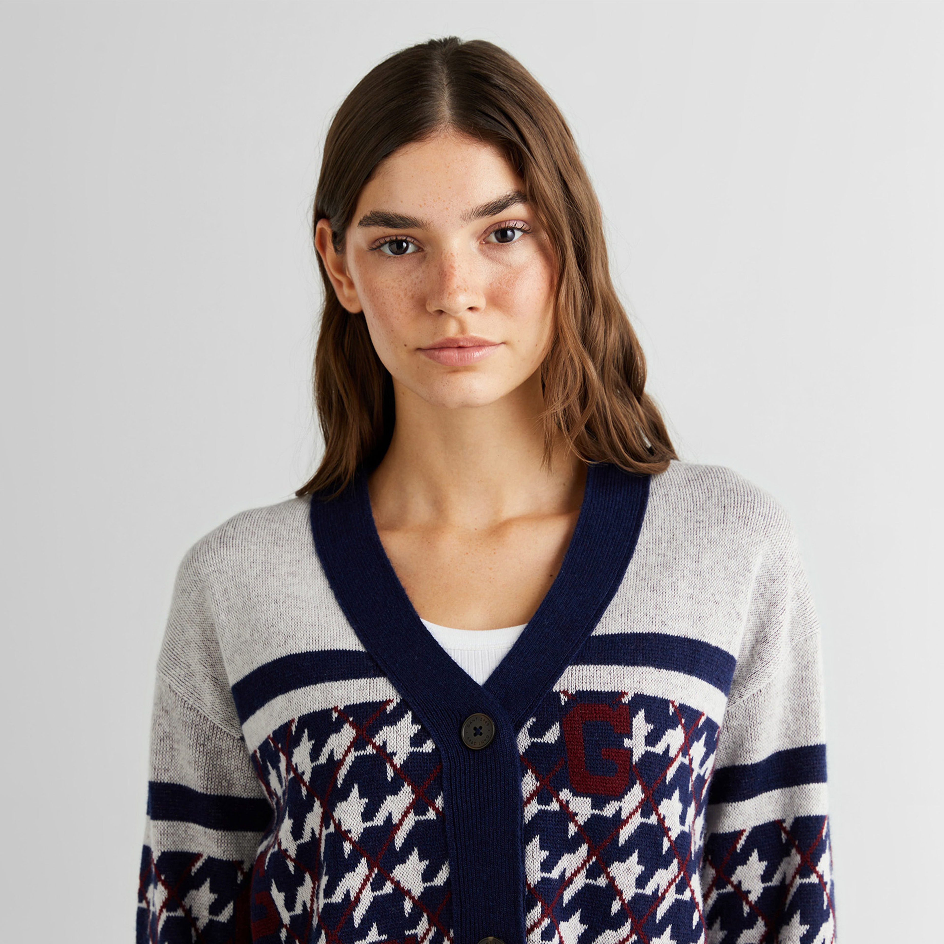 GANT Kadın Lacivert Relaxed Fit V Yaka Logolu Hırka