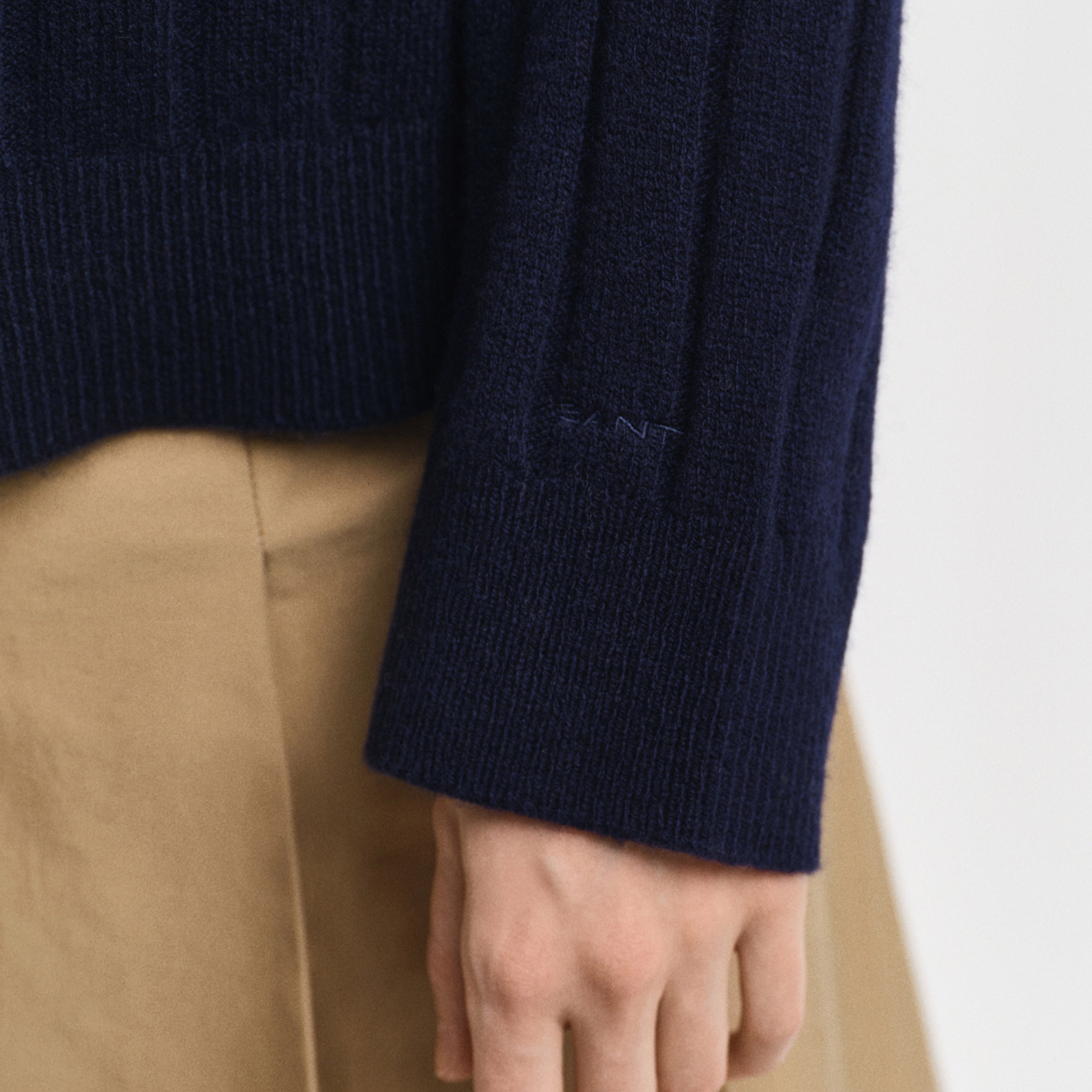 GANT Kadın Lacivert Relaxed Fit Dik Yaka Kazak