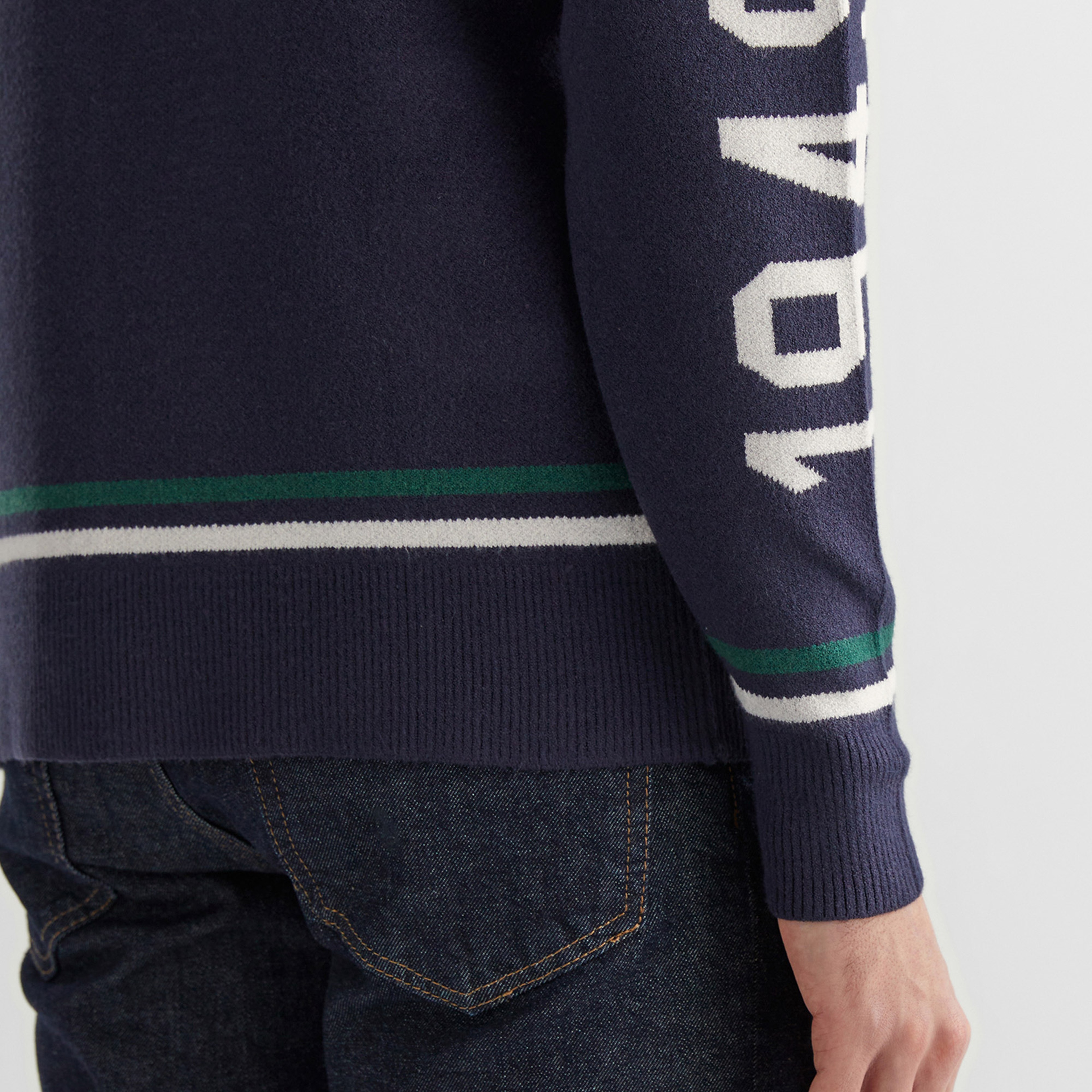 GANT Erkek Lacivert Relaxed Fit V Yaka Logolu Hırka