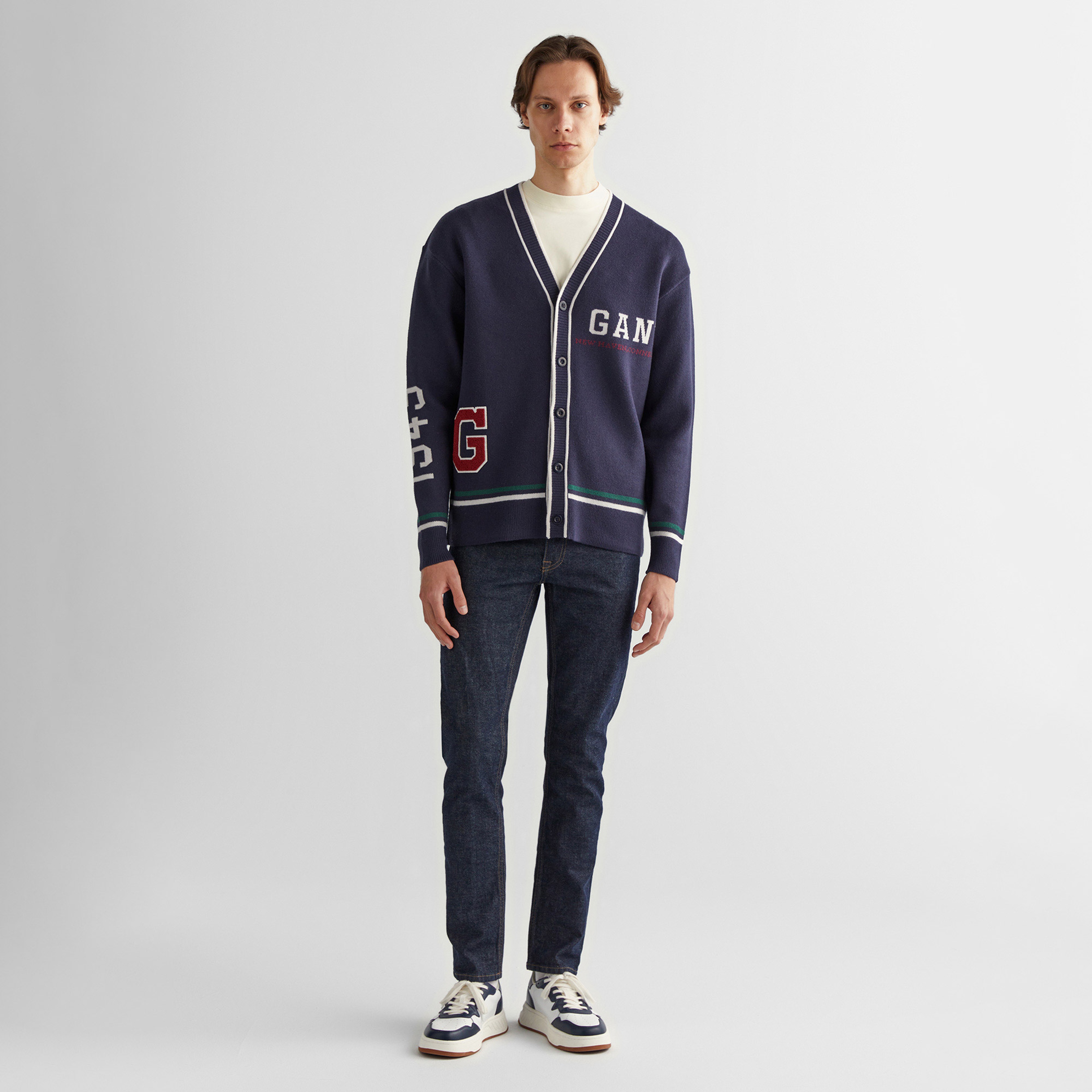 GANT Erkek Lacivert Relaxed Fit V Yaka Logolu Hırka